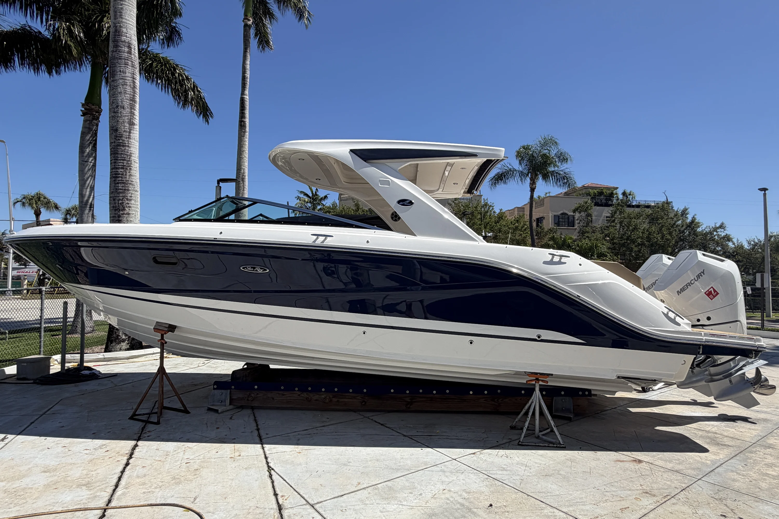 2026 Sea Ray SLX 310 Outboard Image Thumbnail #1