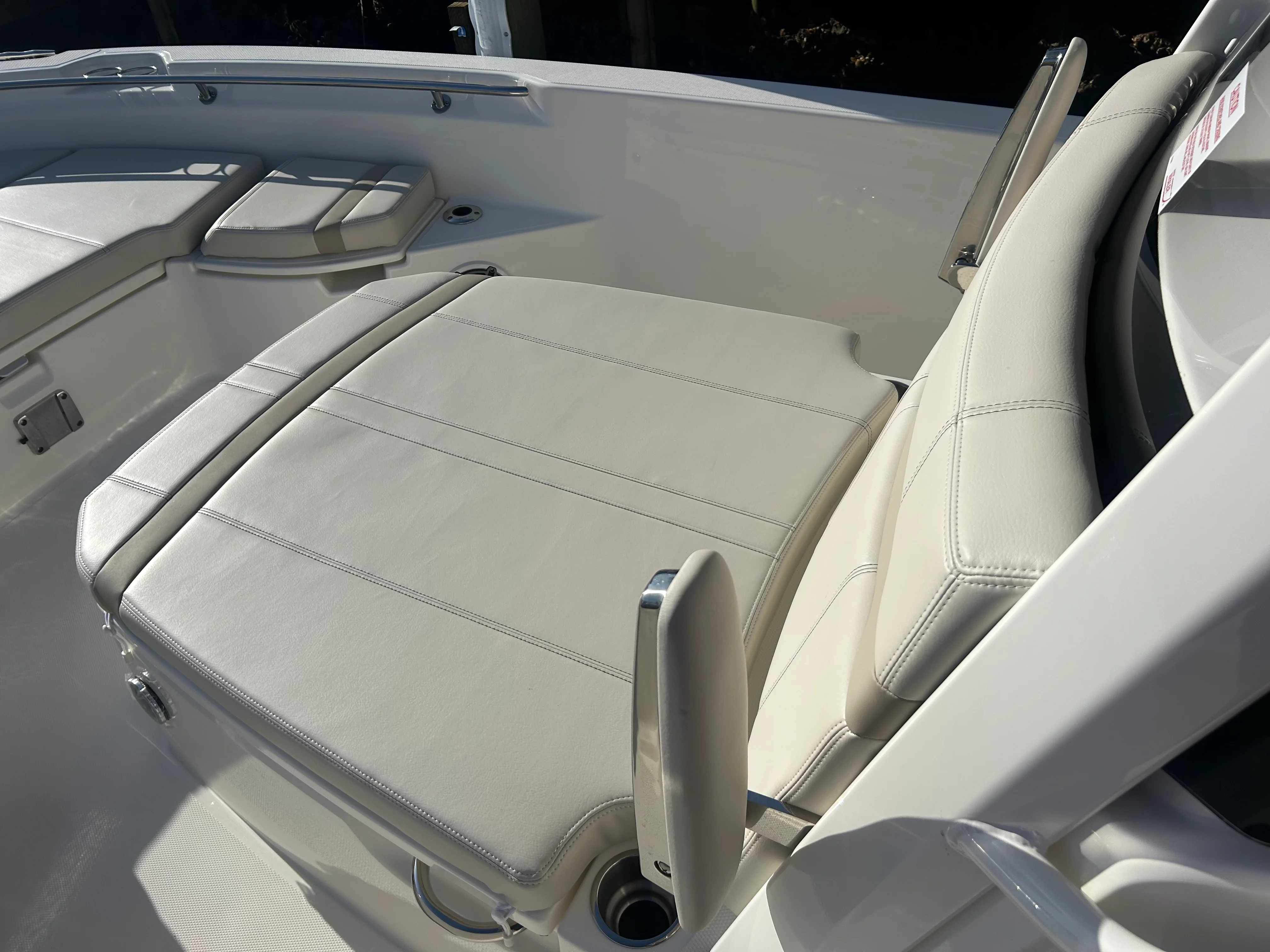 2026 Boston Whaler 250 Dauntless Image Thumbnail #20