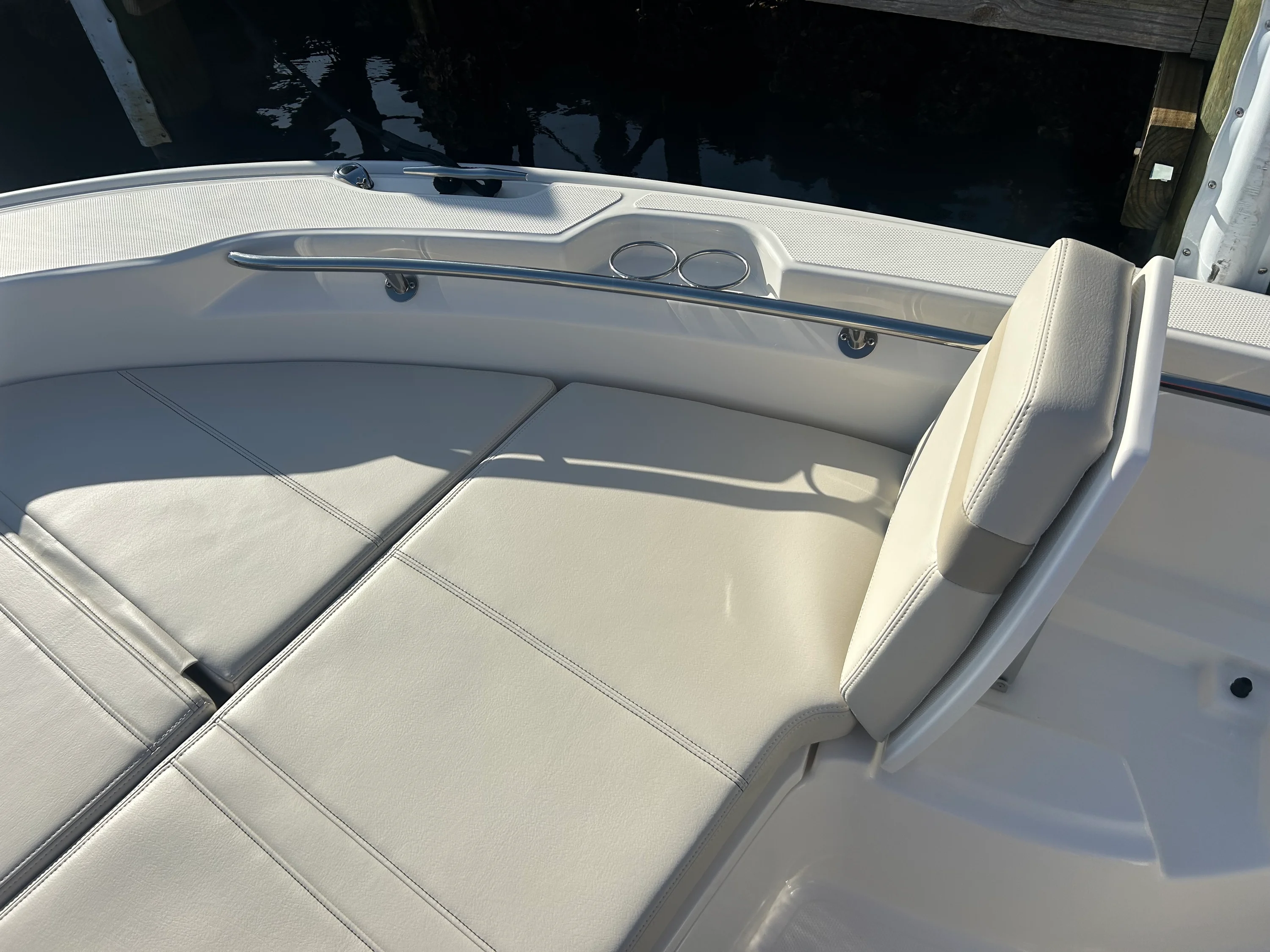 2026 Boston Whaler 250 Dauntless Image Thumbnail #21