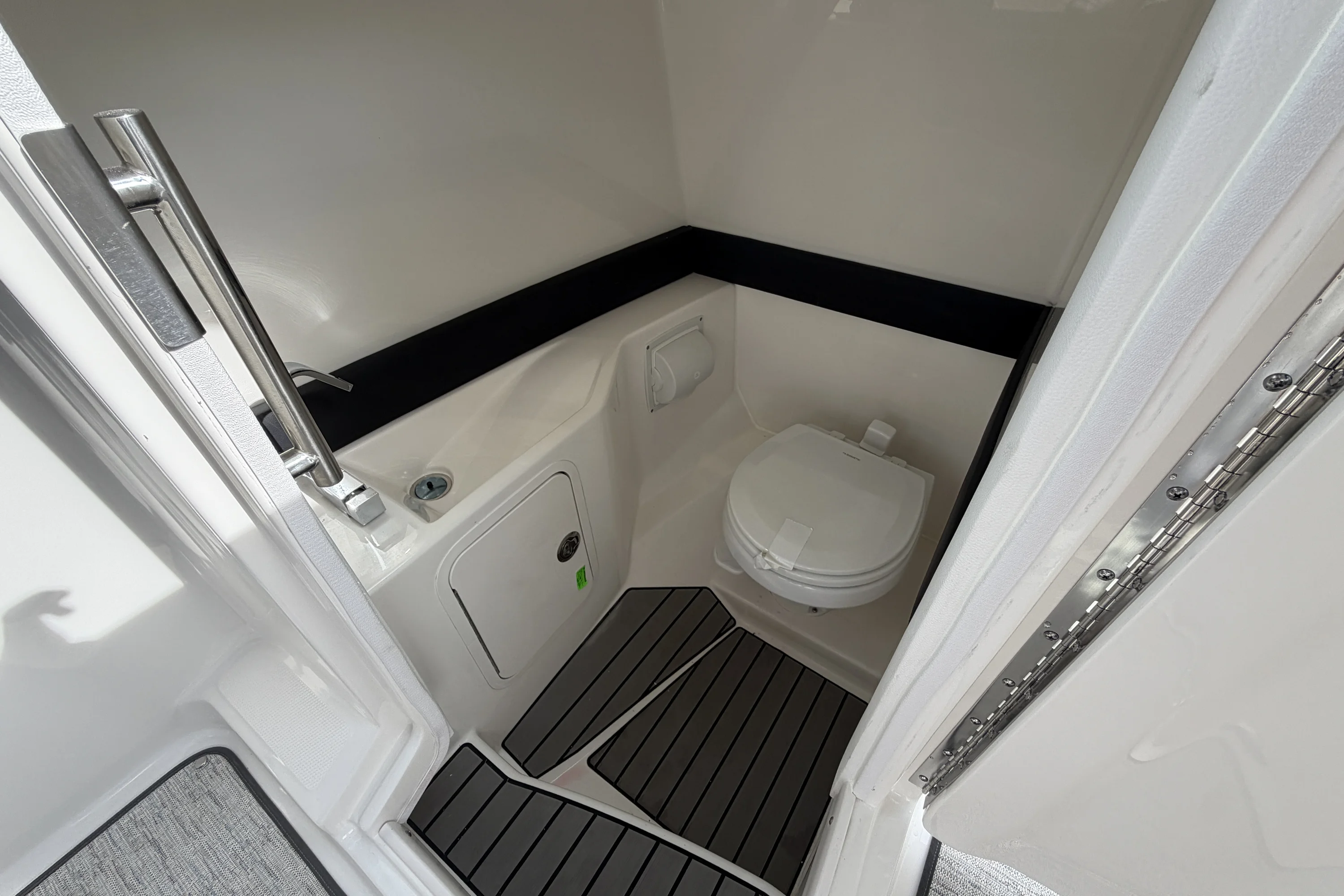 2026 Sea Ray SLX 280 Outboard Image Thumbnail #24