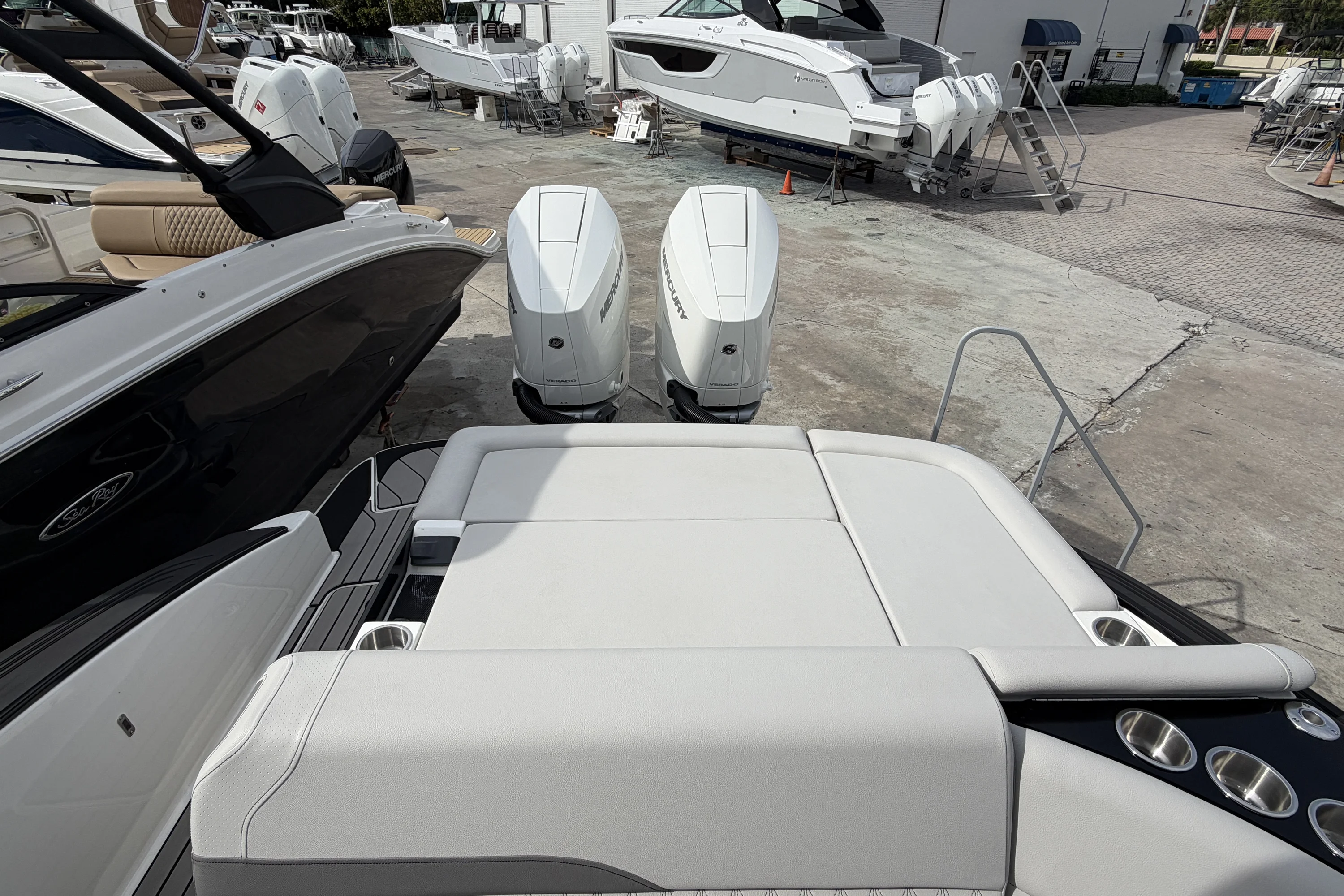 2026 Sea Ray SLX 280 Outboard Image Thumbnail #7