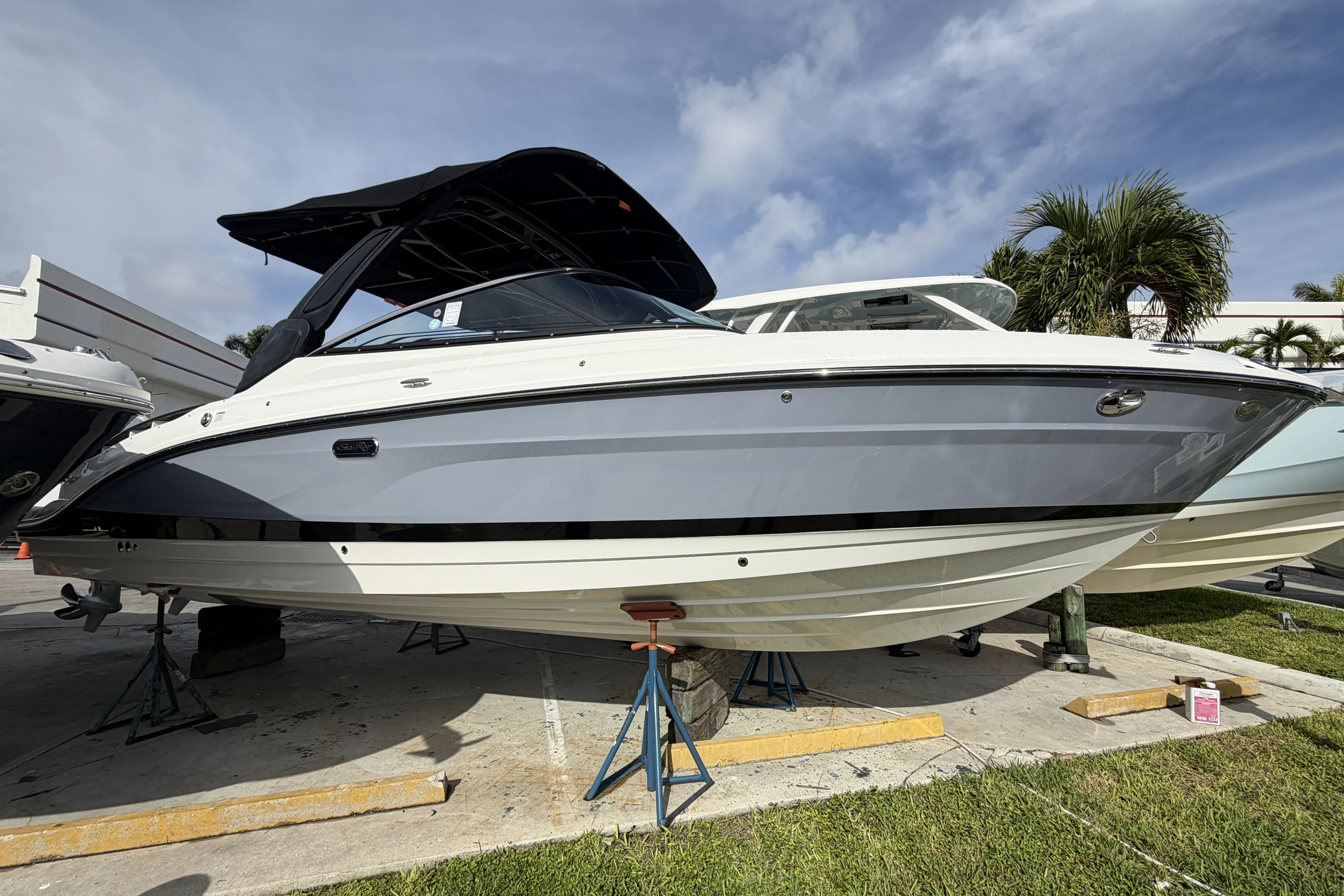 2026 Sea Ray SLX 280 Outboard Image Thumbnail #1