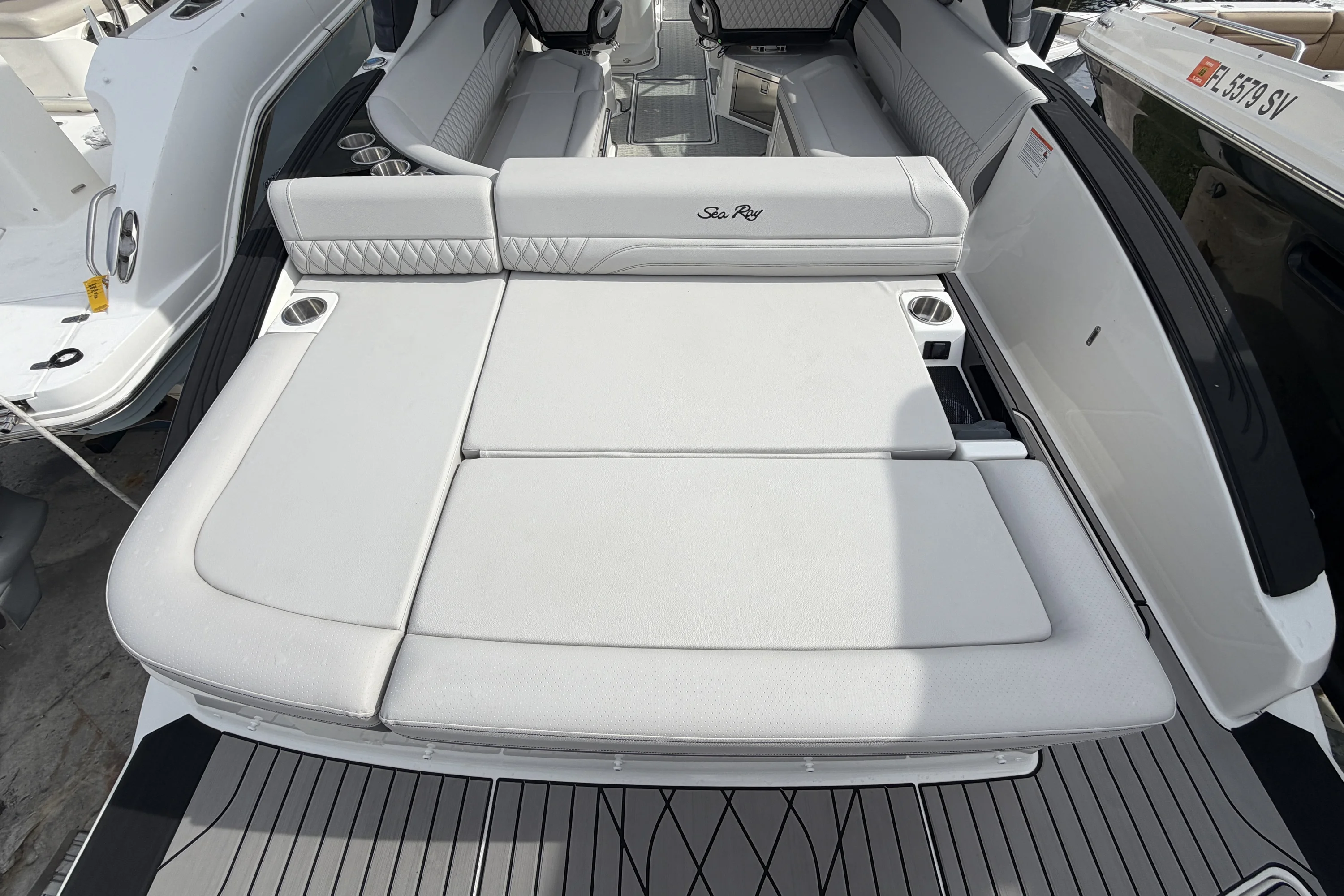 2026 Sea Ray SLX 280 Outboard Image Thumbnail #8