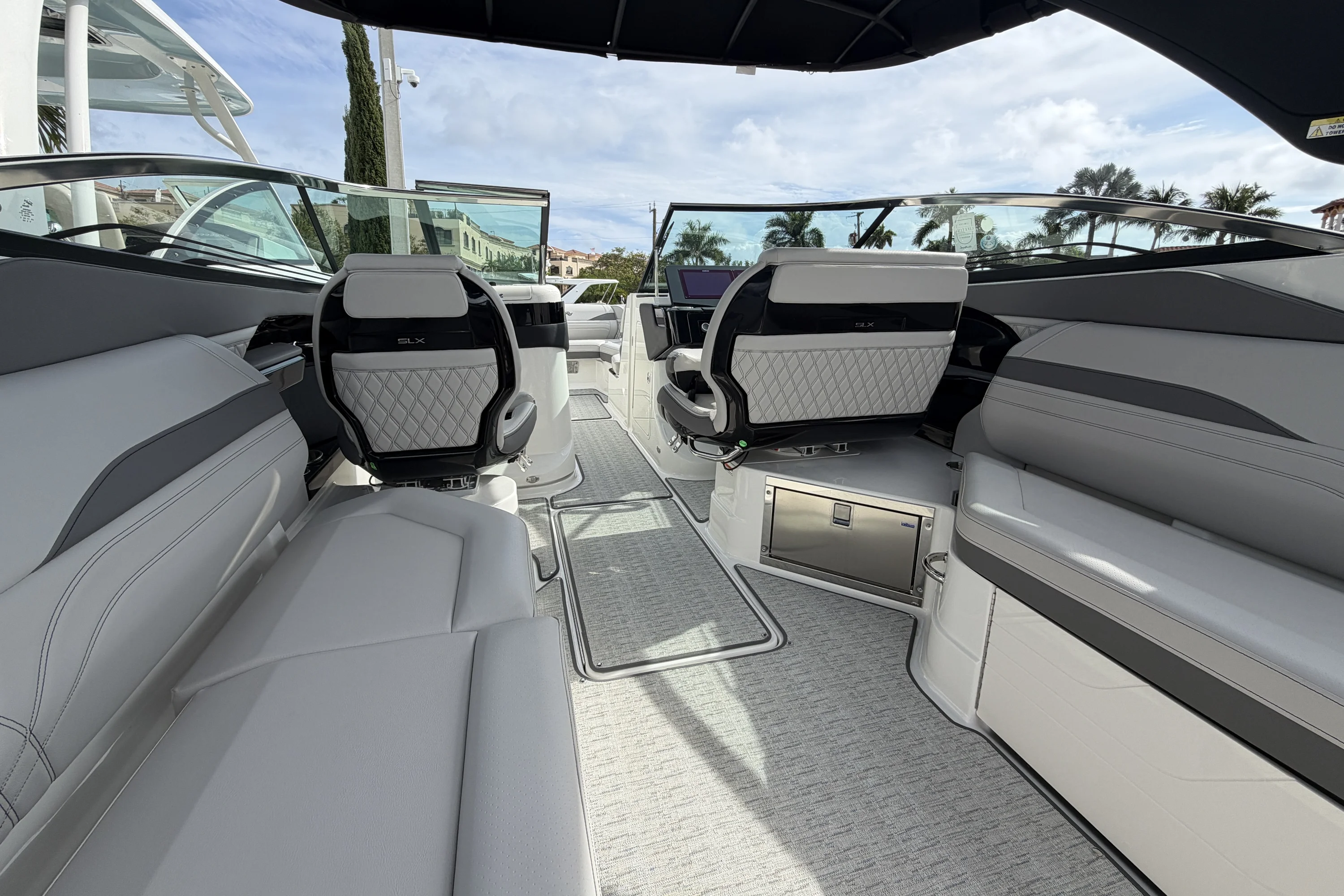 2026 Sea Ray SLX 280 Outboard Image Thumbnail #13