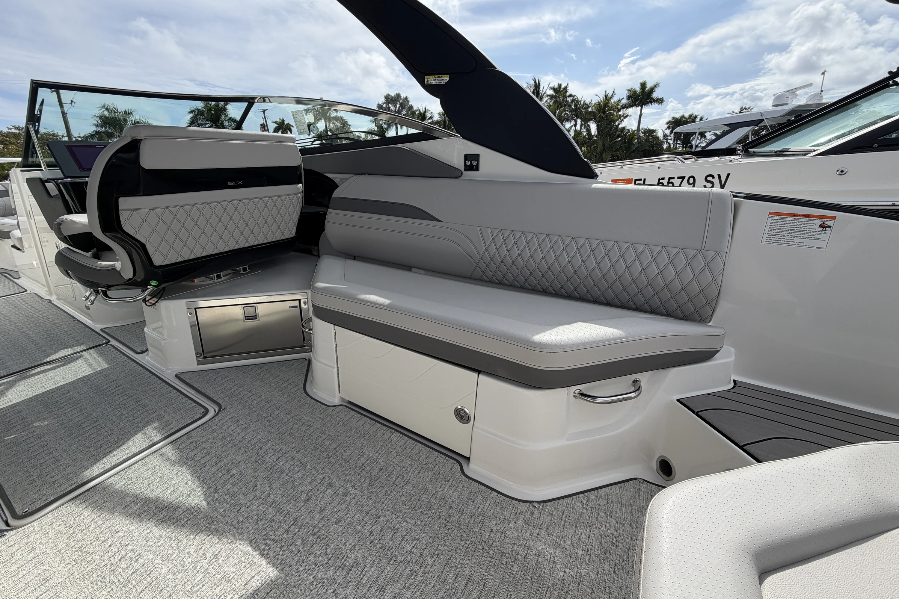 2026 Sea Ray SLX 280 Outboard Image Thumbnail #14