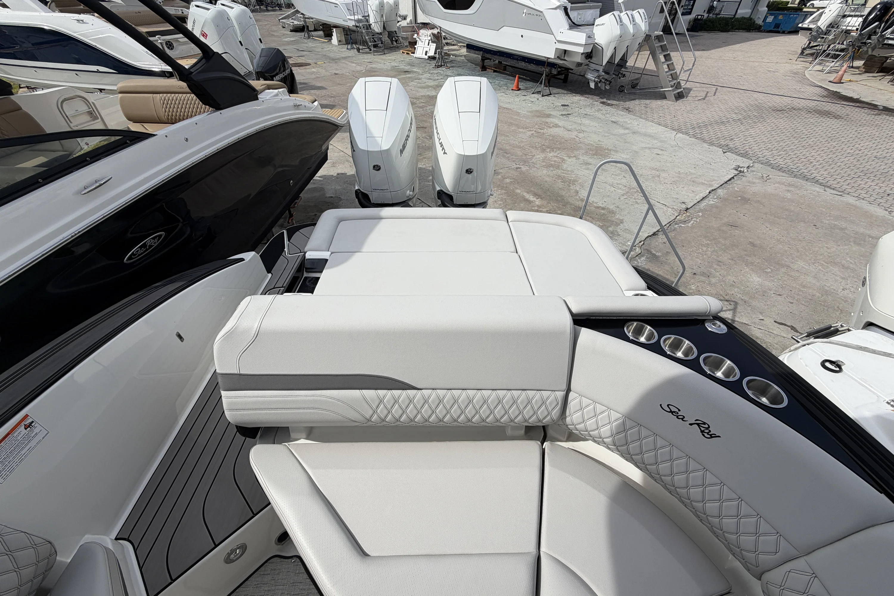 2026 Sea Ray SLX 280 Outboard Image Thumbnail #11