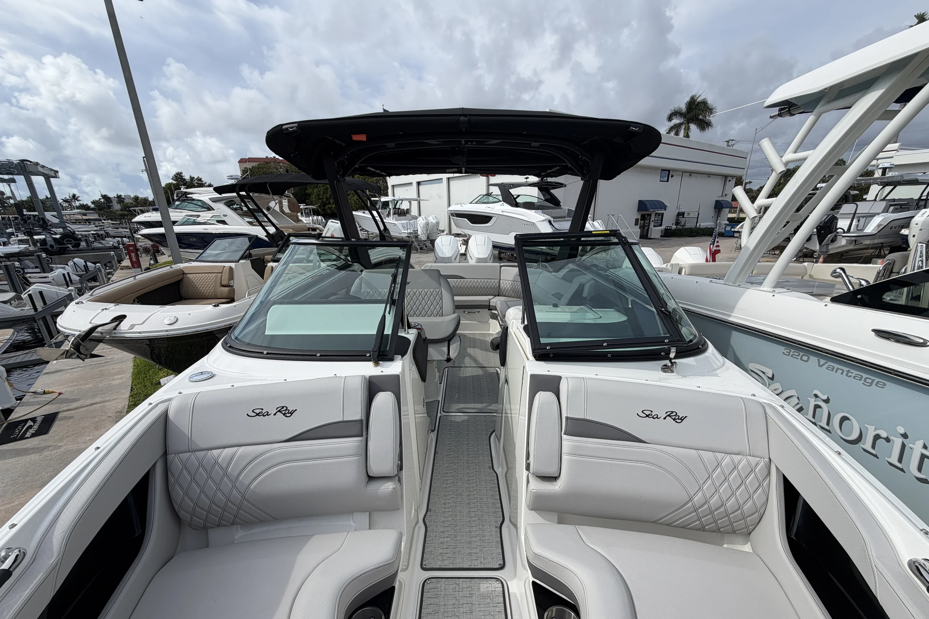 2026 Sea Ray SLX 280 Outboard Image Thumbnail #28