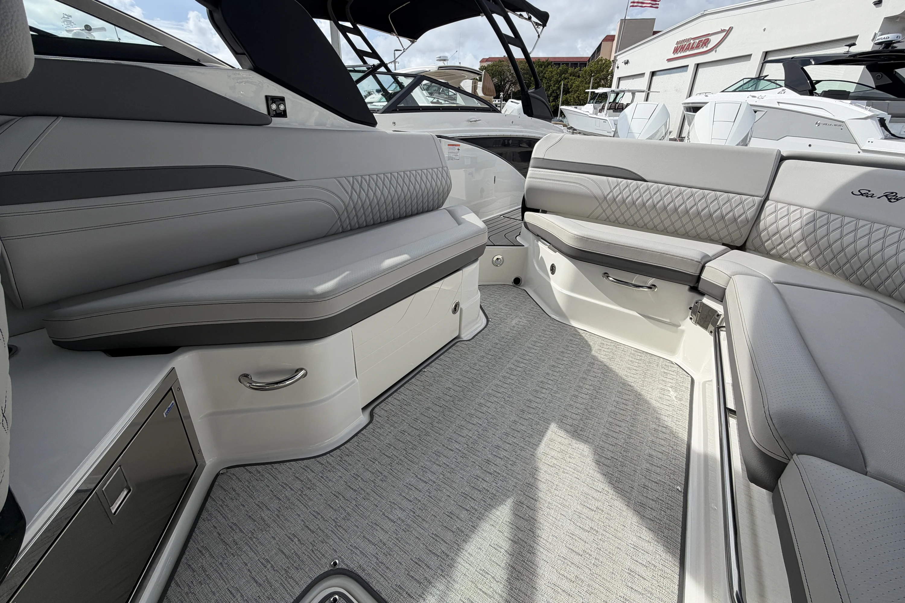 2026 Sea Ray SLX 280 Outboard Image Thumbnail #17