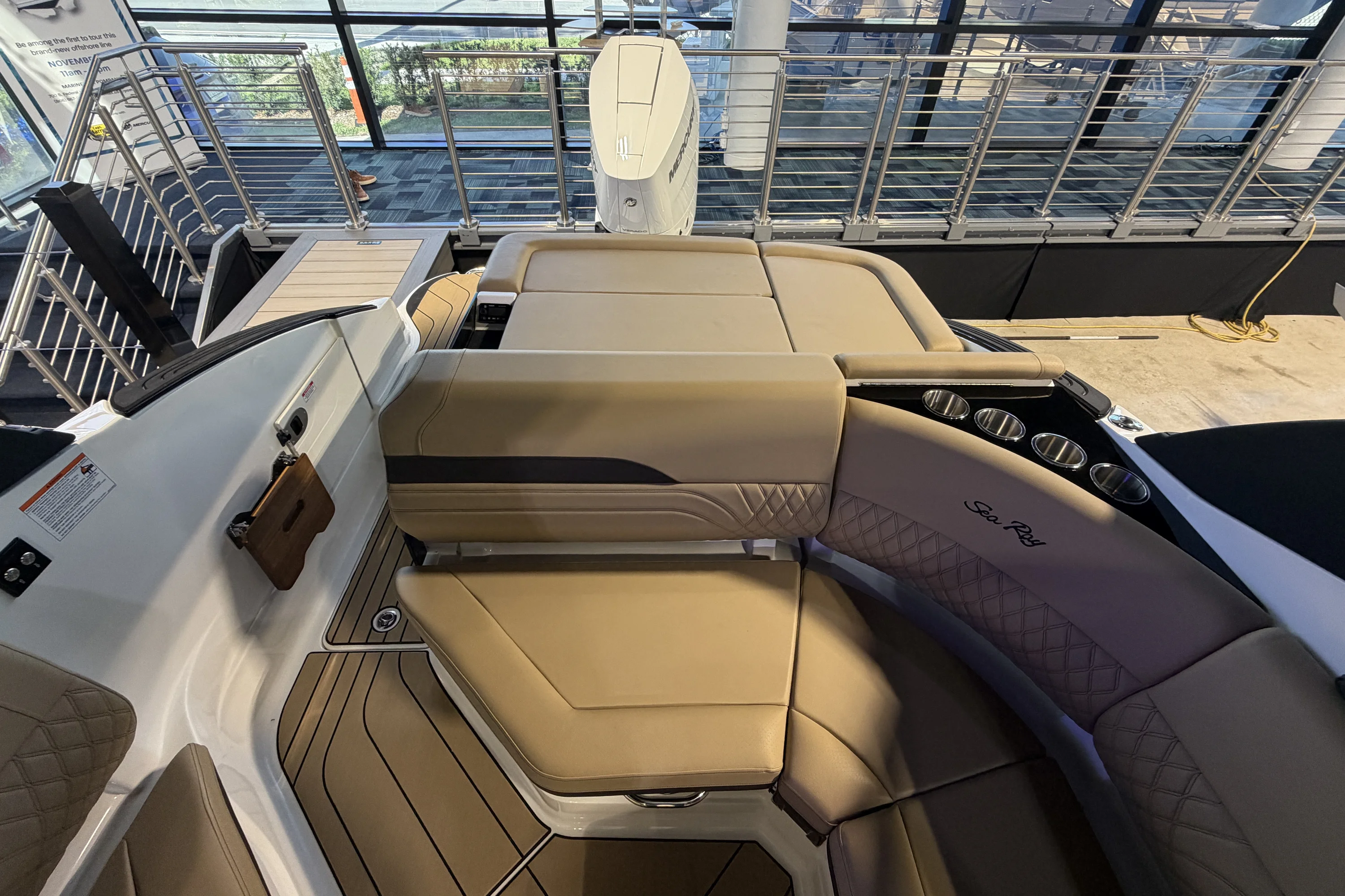 2026 Sea Ray SLX 260 Outboard Image Thumbnail #9