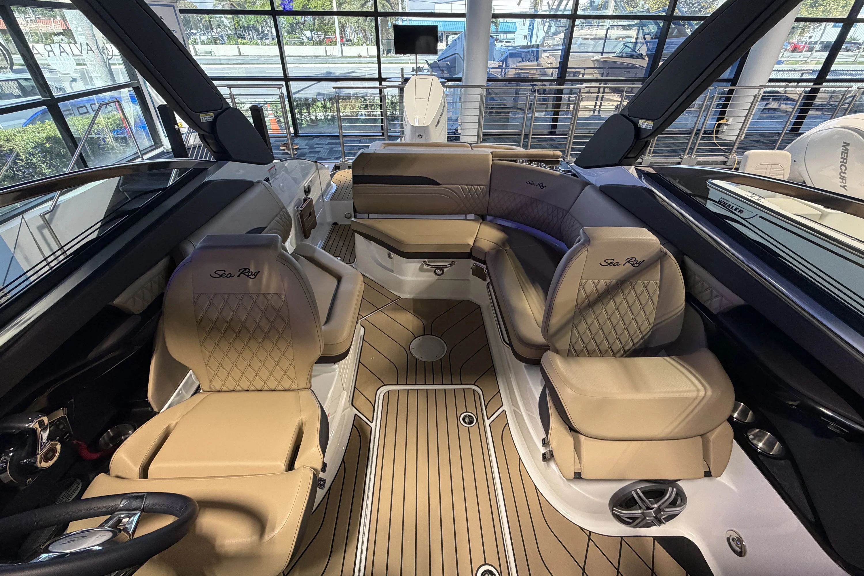 2026 Sea Ray SLX 260 Outboard Image Thumbnail #15