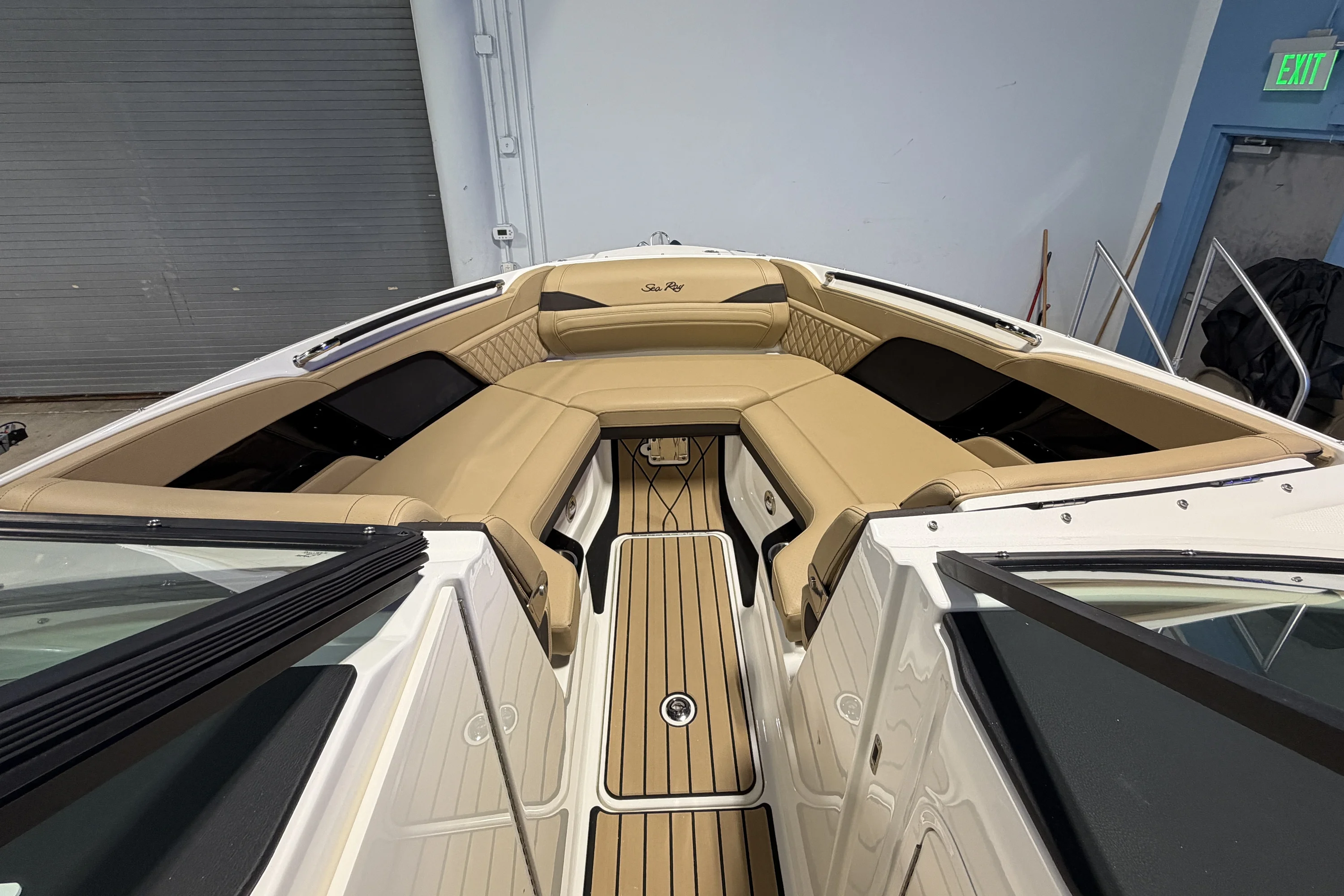 2026 Sea Ray SLX 260 Outboard Image Thumbnail #16