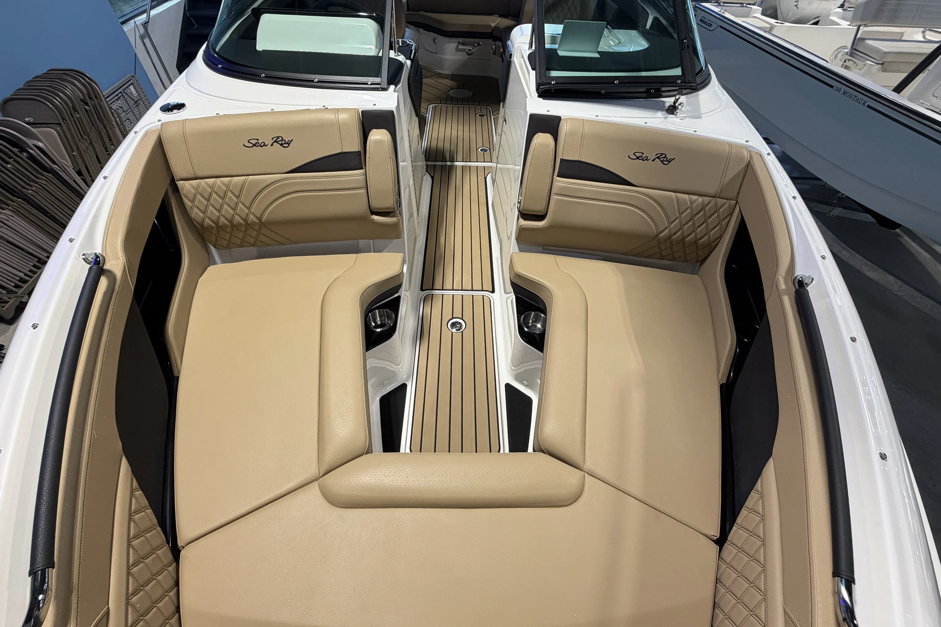 2026 Sea Ray SLX 260 Outboard Image Thumbnail #17