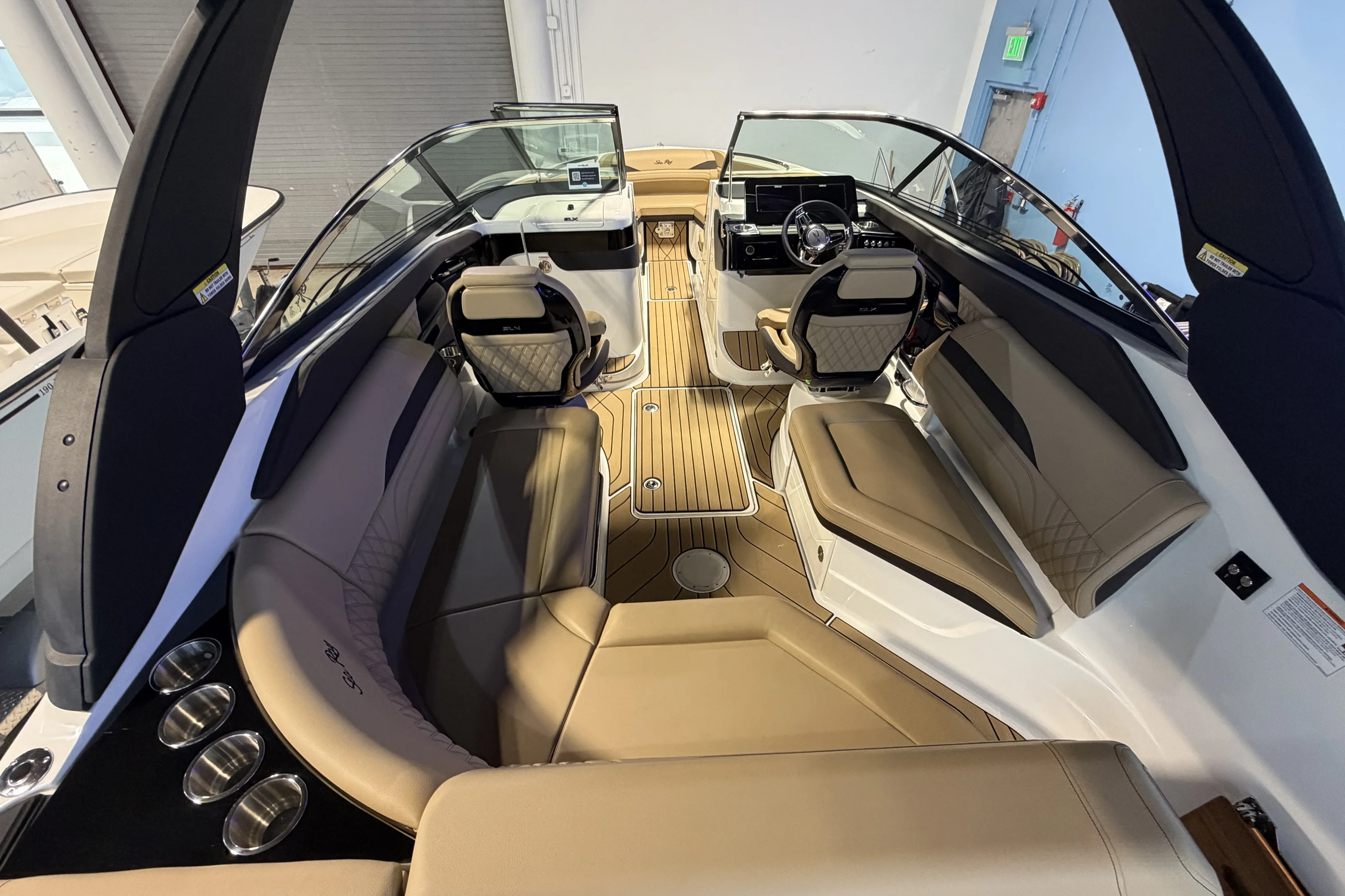 2026 Sea Ray SLX 260 Outboard Image Thumbnail #8