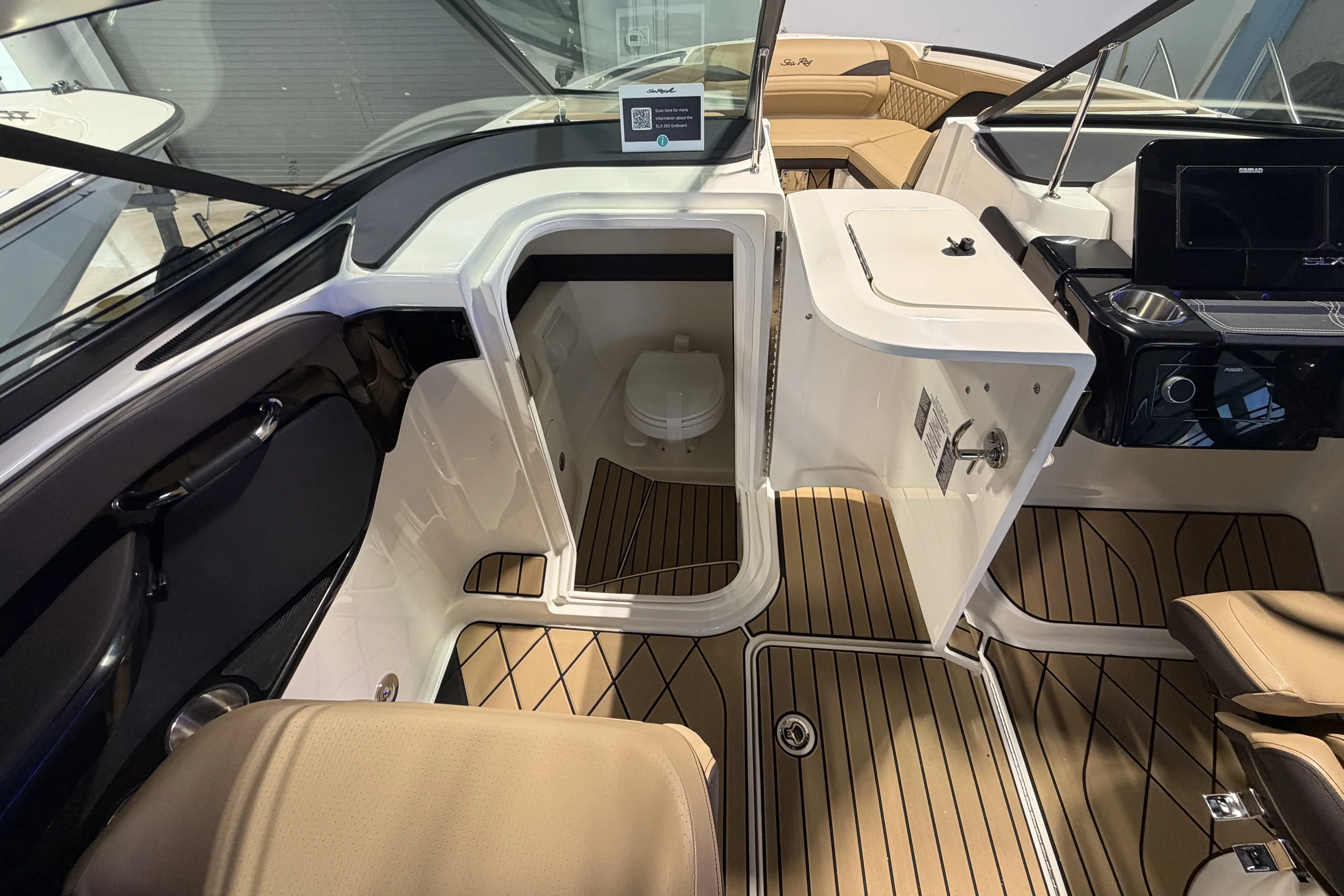 2026 Sea Ray SLX 260 Outboard Image Thumbnail #19