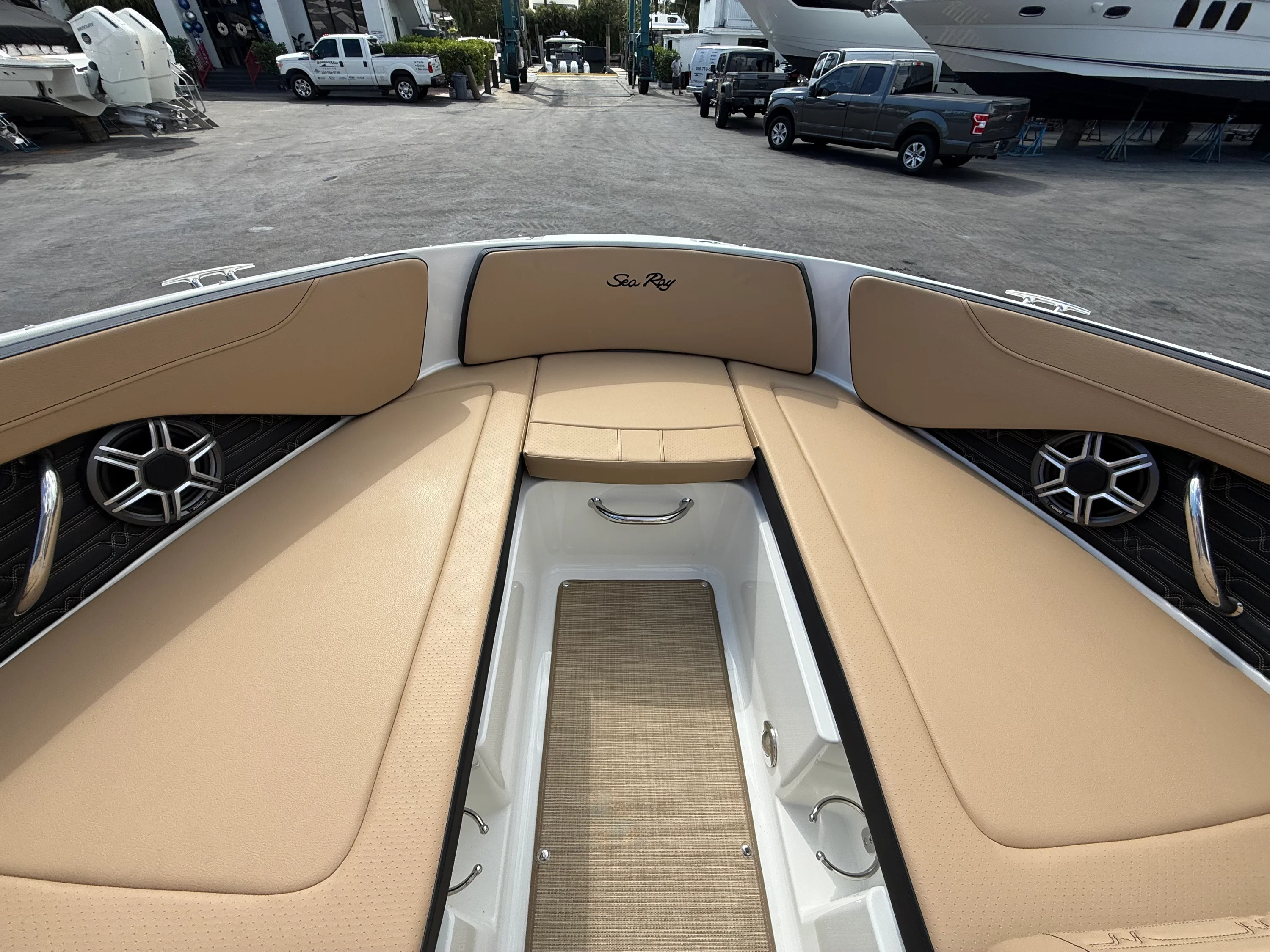 2026 Sea Ray SPX 210 Outboard Image Thumbnail #12