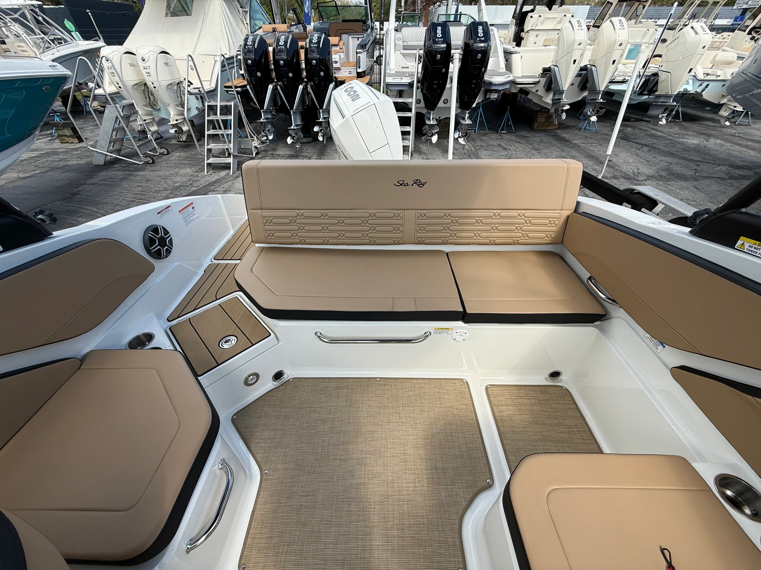 2026 Sea Ray SPX 210 Outboard Image Thumbnail #13