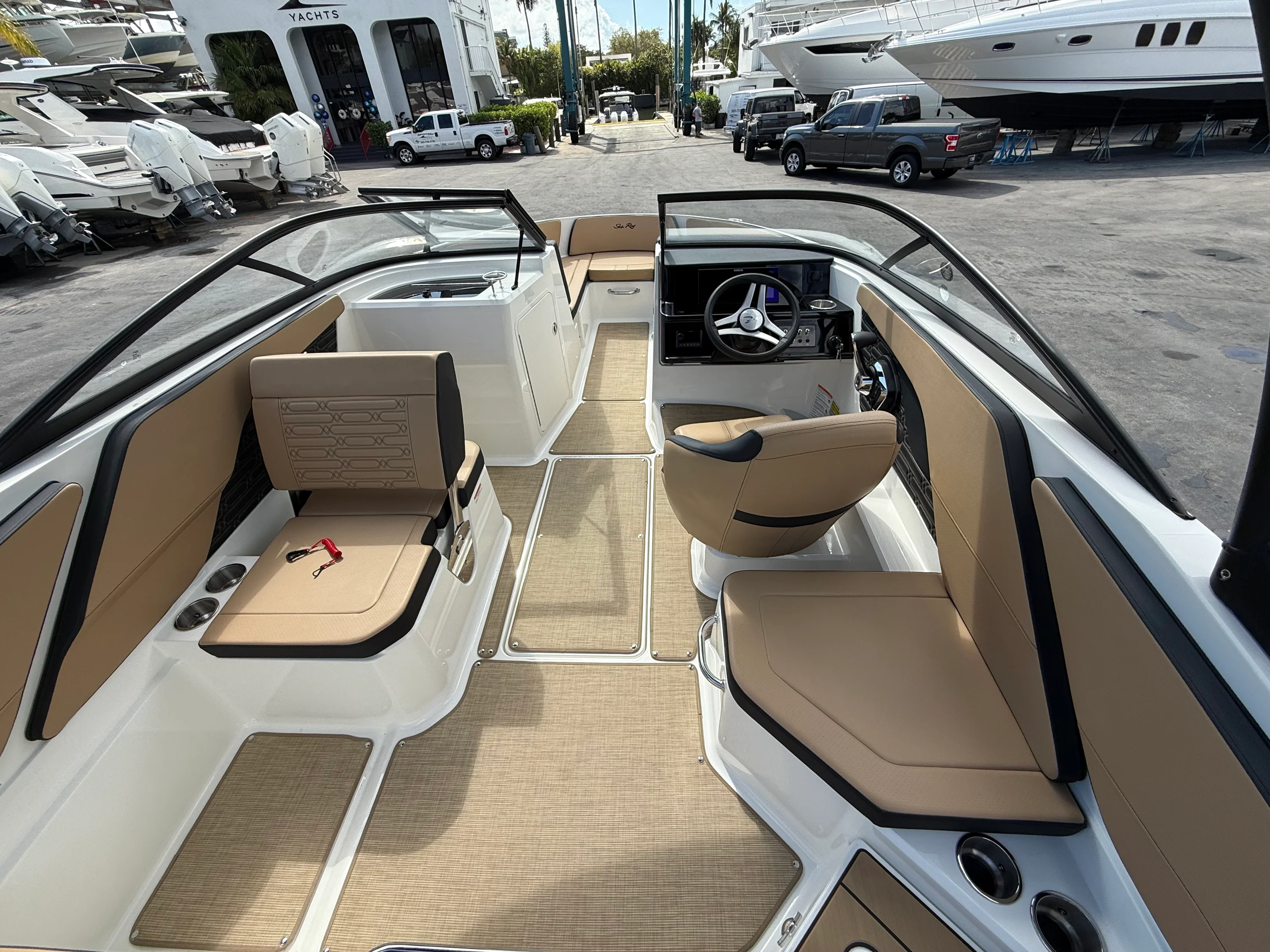 2026 Sea Ray SPX 210 Outboard Image Thumbnail #4