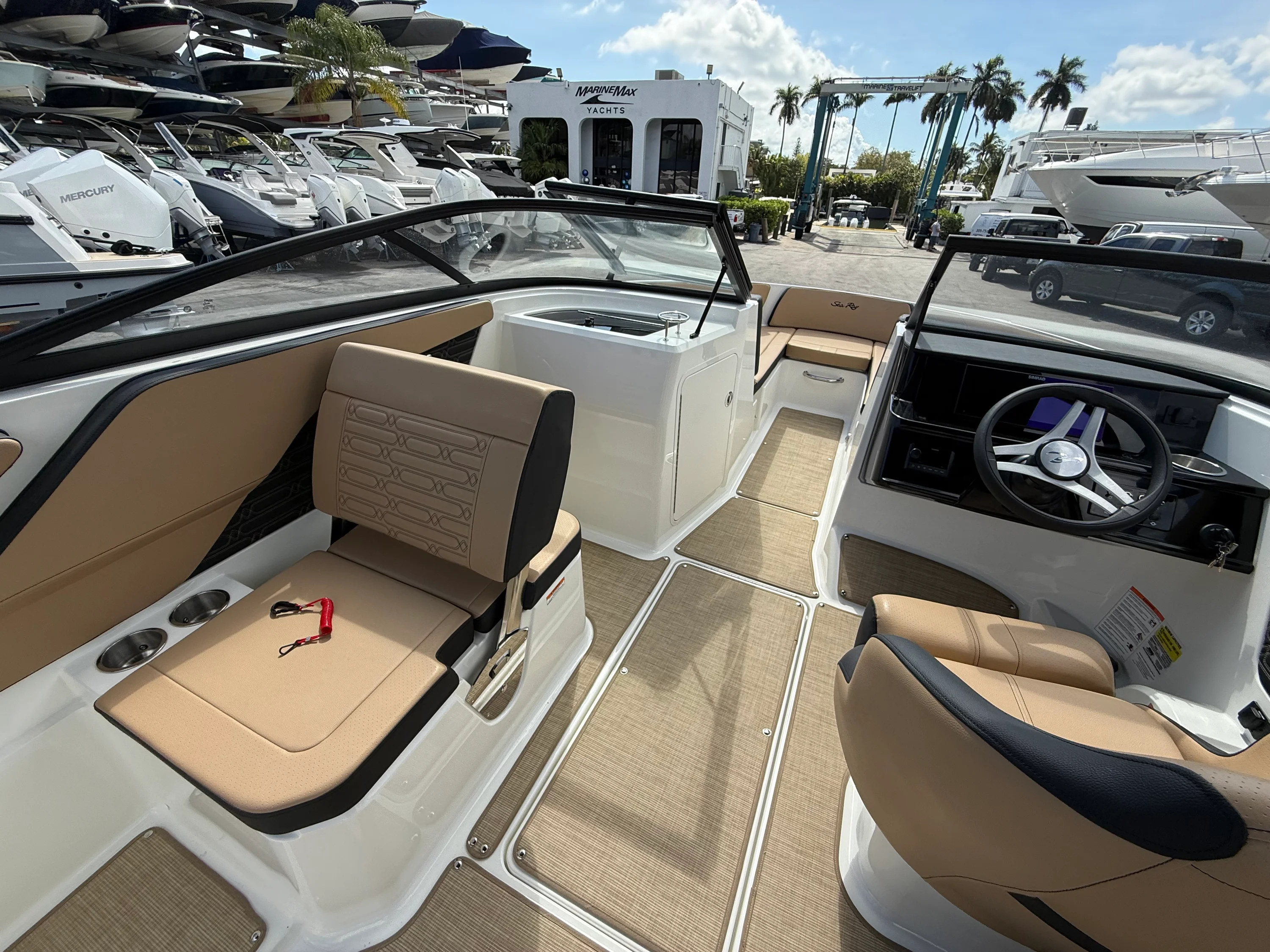 2026 Sea Ray SPX 210 Outboard Image Thumbnail #5