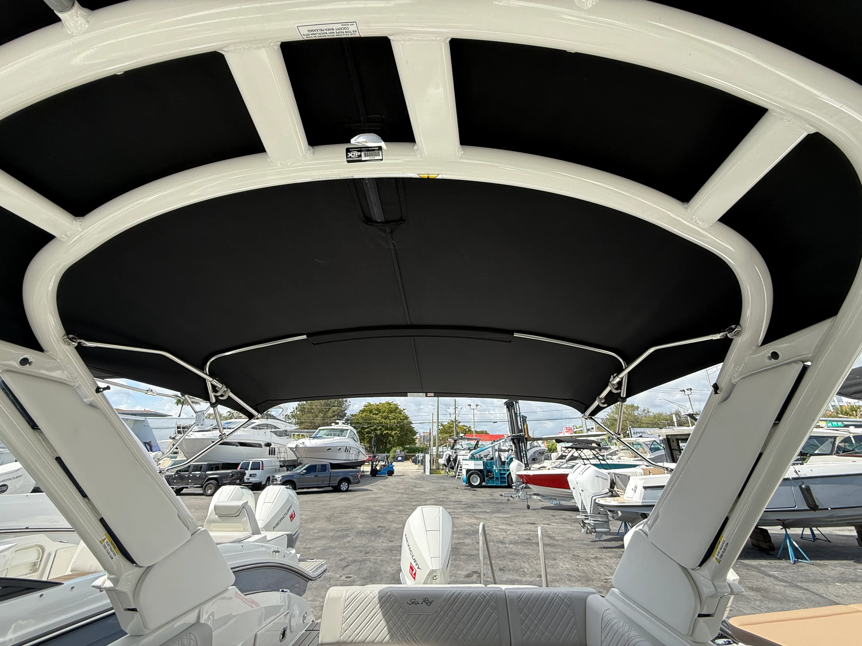 2026 Sea Ray SDX 250 Outboard Image Thumbnail #21