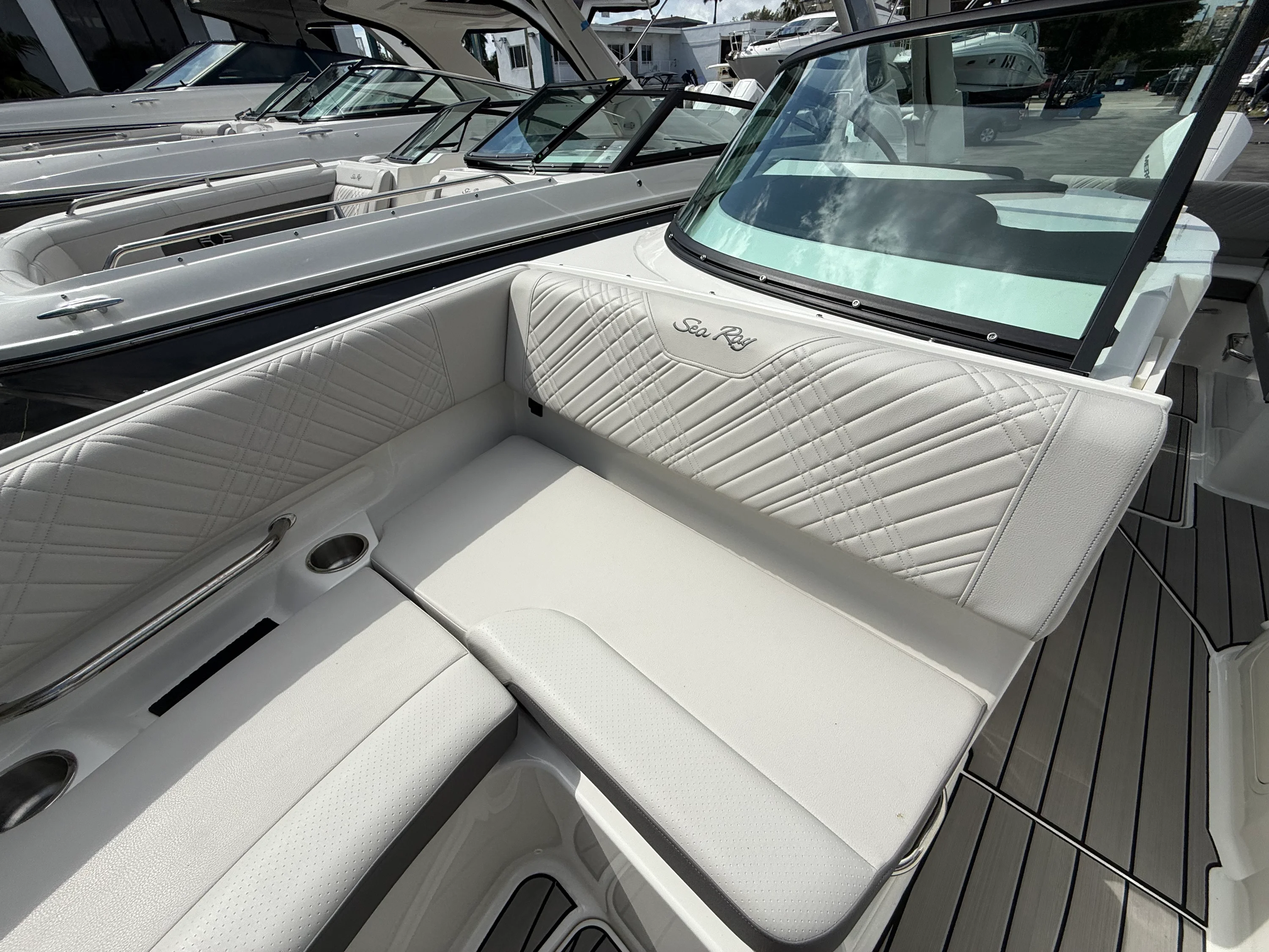 2026 Sea Ray SDX 250 Outboard Image Thumbnail #13