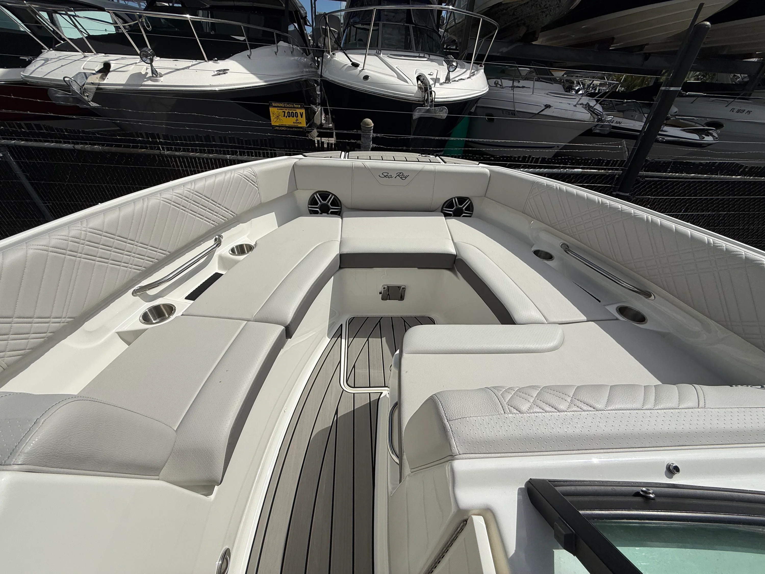 2026 Sea Ray SDX 250 Outboard Image Thumbnail #11