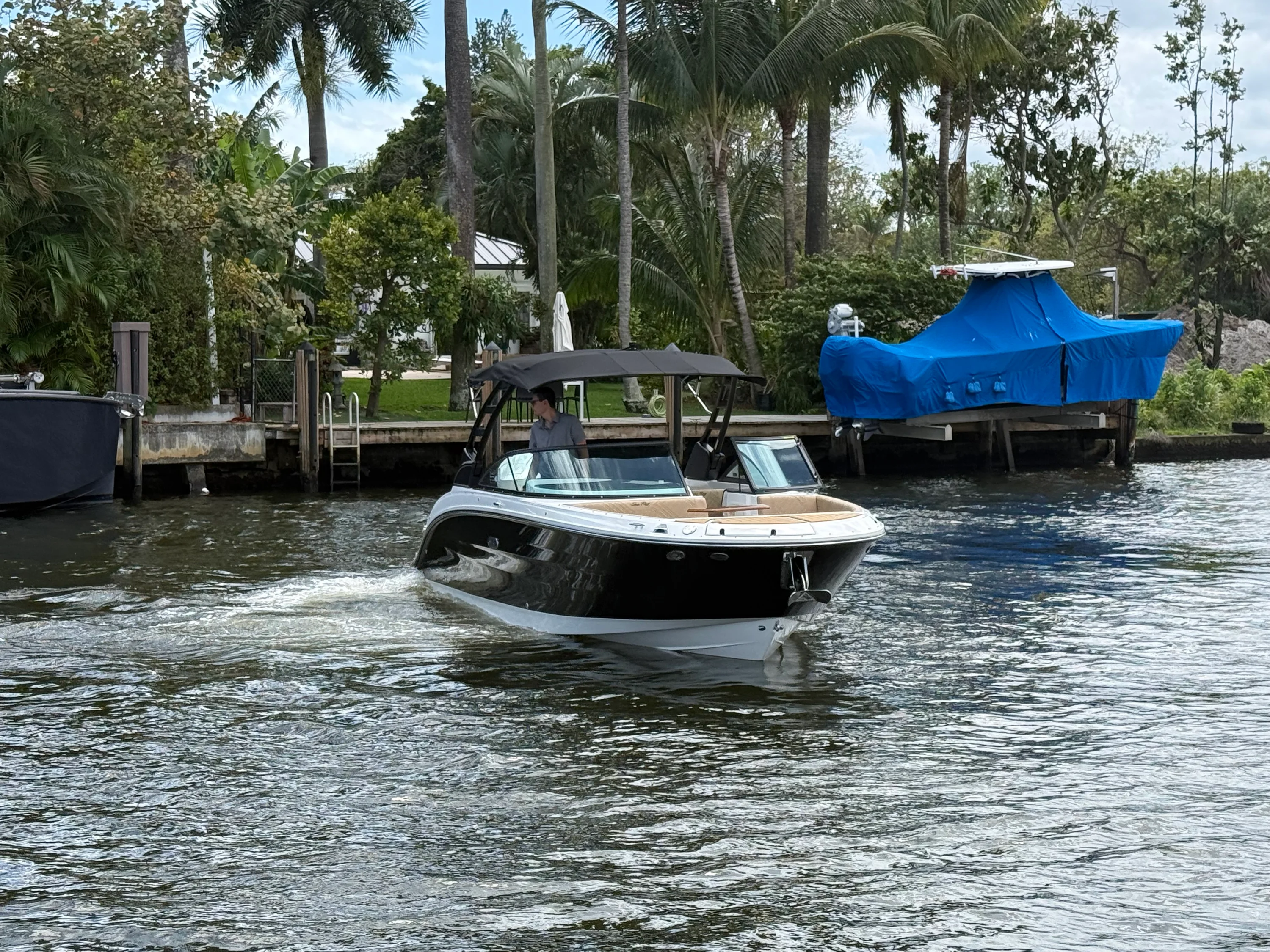 2026 Sea Ray SDX 270 Outboard Image Thumbnail #8