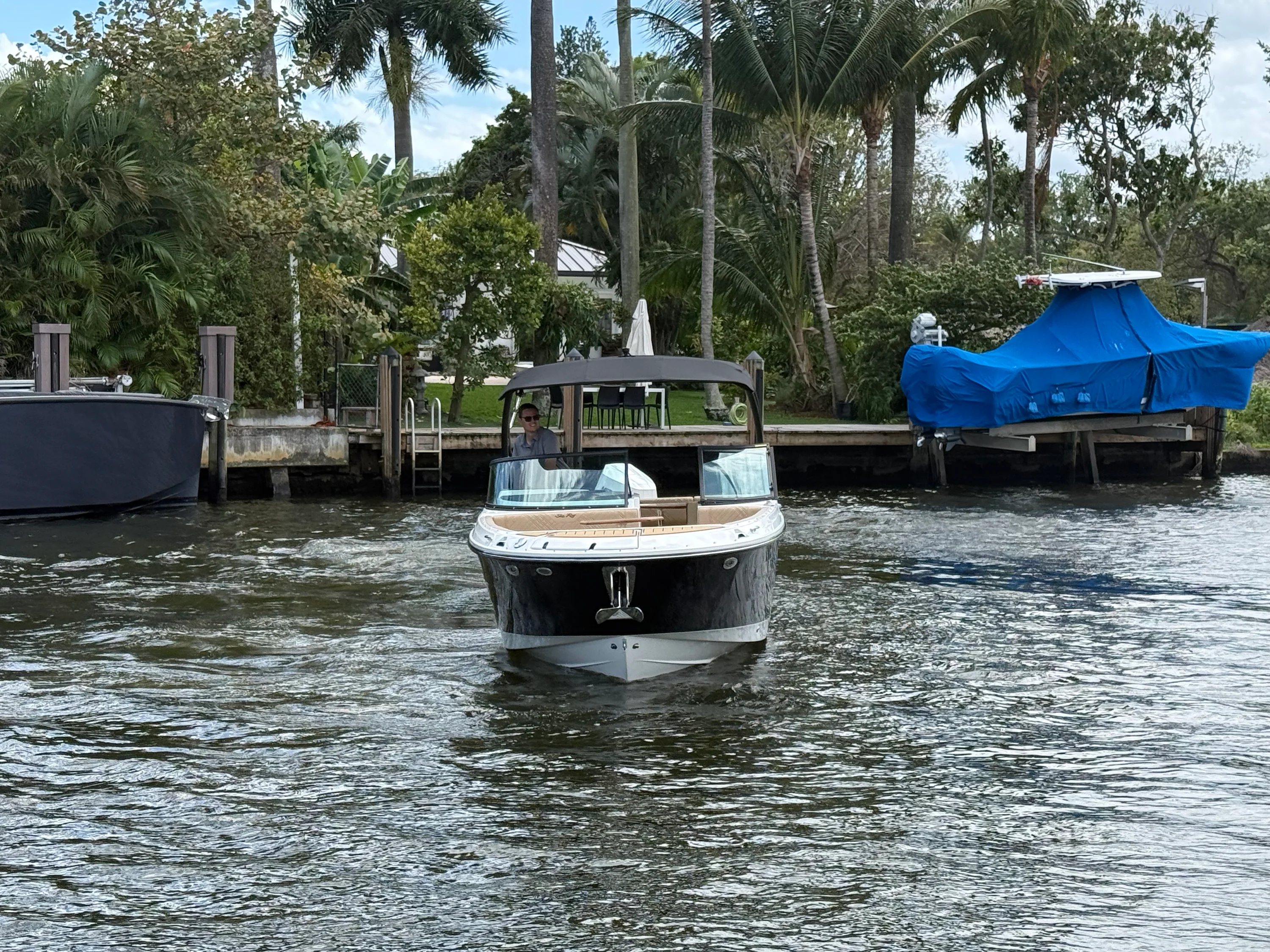 2026 Sea Ray SDX 270 Outboard Image Thumbnail #10