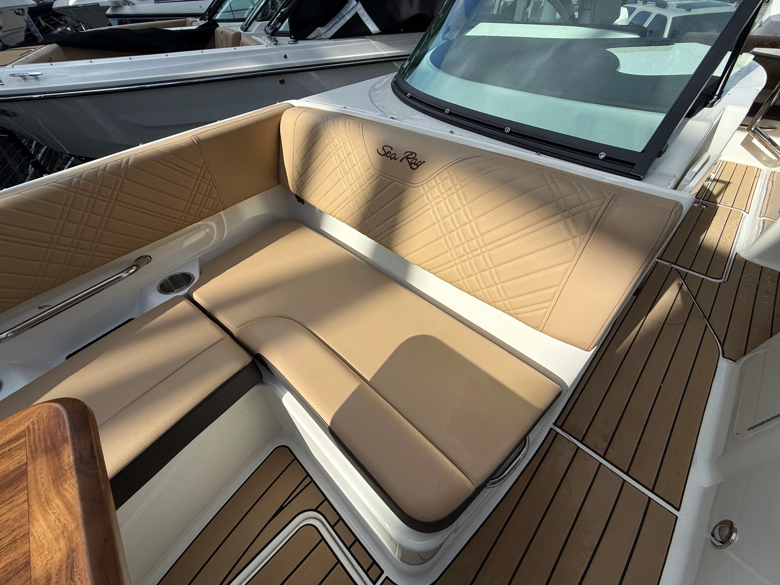 2026 Sea Ray SDX 270 Outboard Image Thumbnail #26