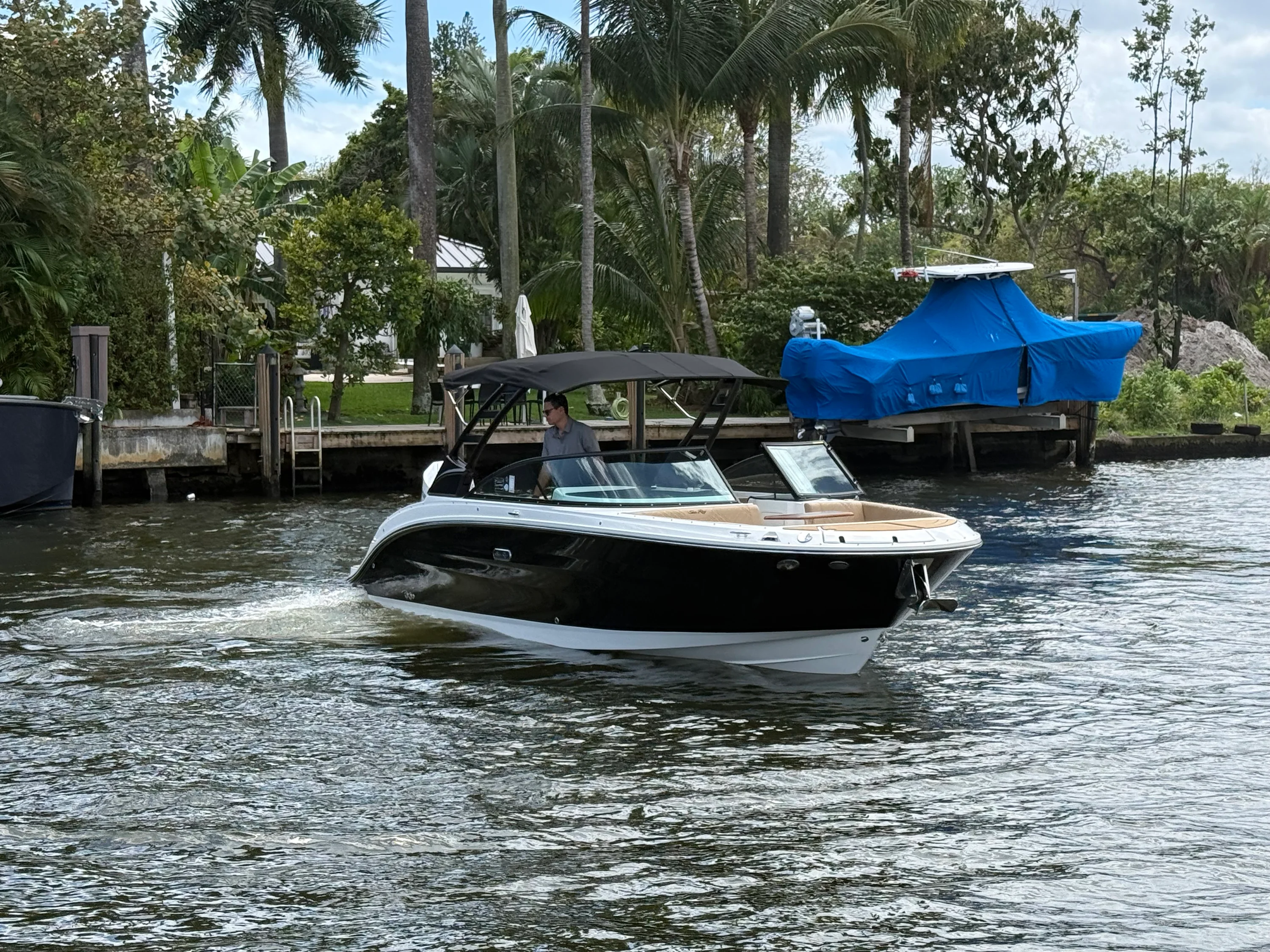 2026 Sea Ray SDX 270 Outboard Image Thumbnail #6