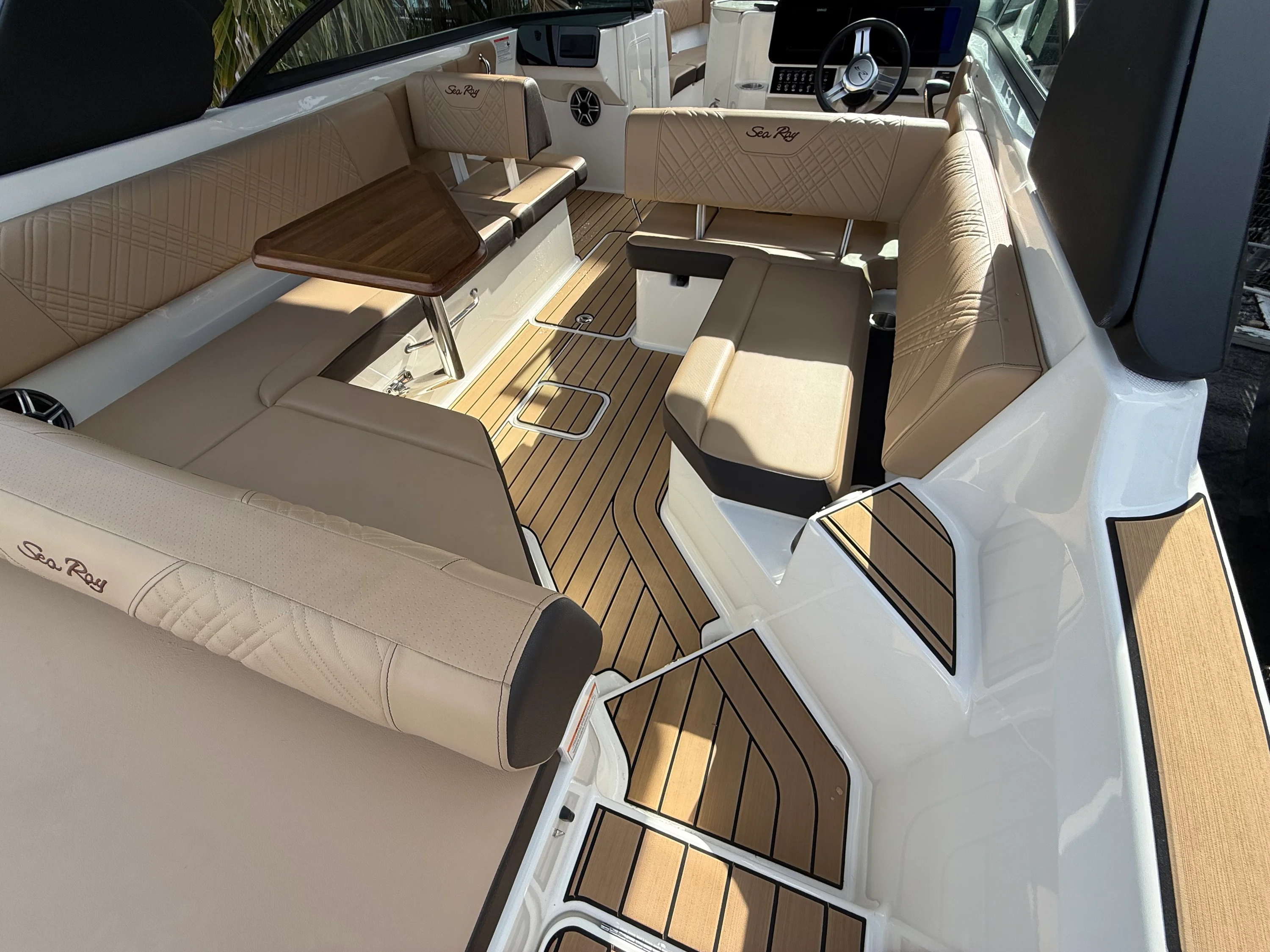 2026 Sea Ray SDX 270 Outboard Image Thumbnail #13