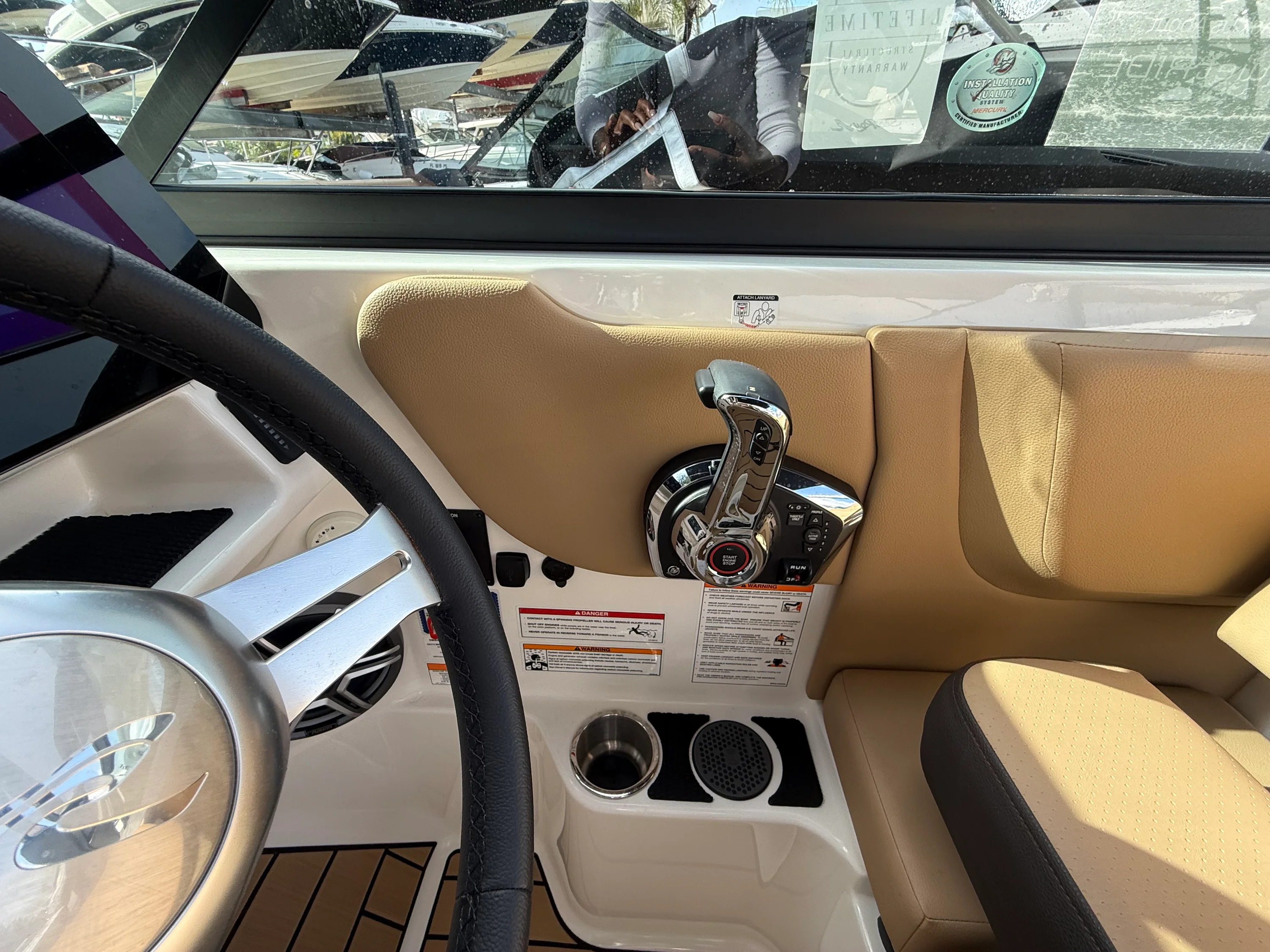 2026 Sea Ray SDX 270 Outboard Image Thumbnail #19