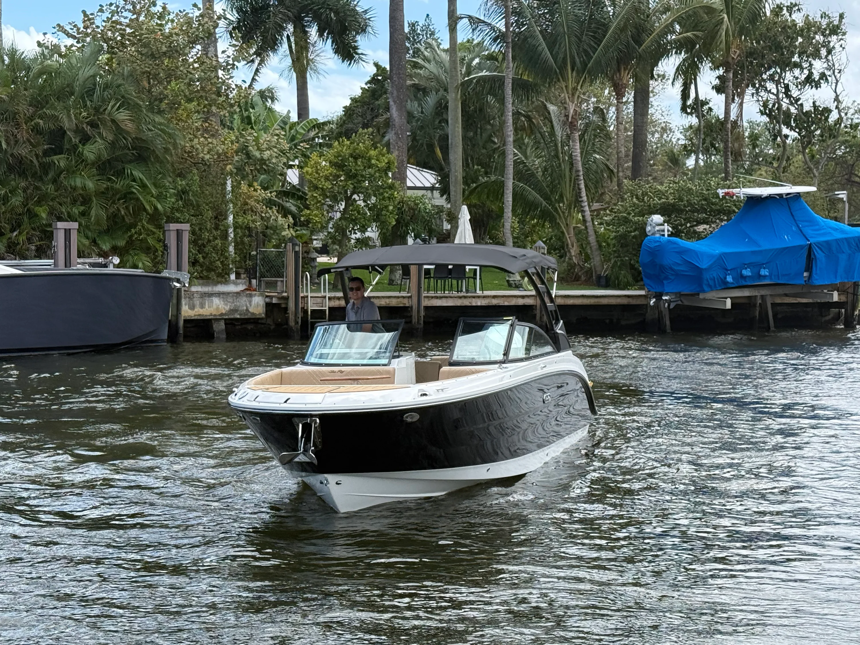 2026 Sea Ray SDX 270 Outboard Image Thumbnail #12