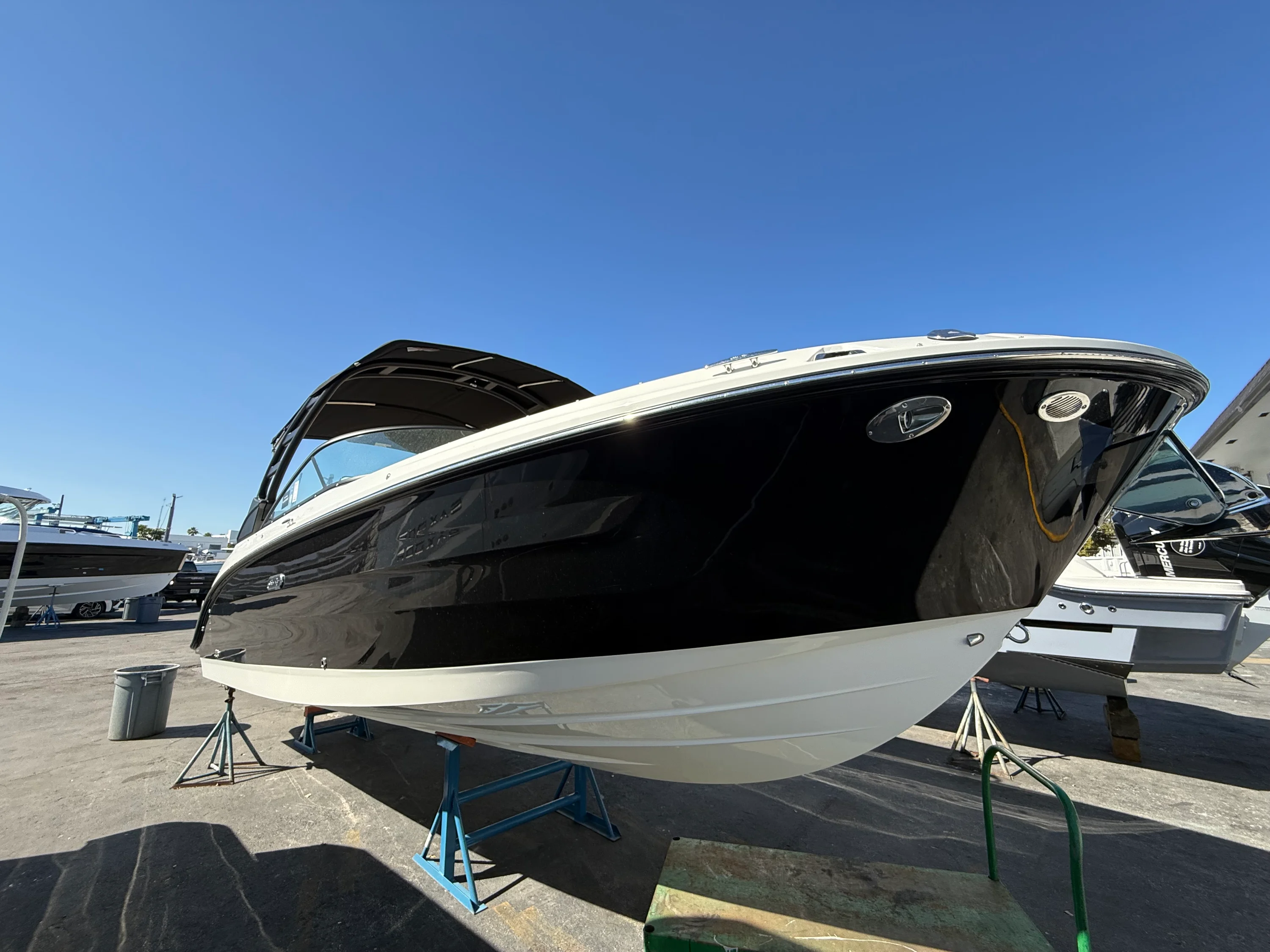 2026 Sea Ray SDX 270 Outboard Image Thumbnail #0