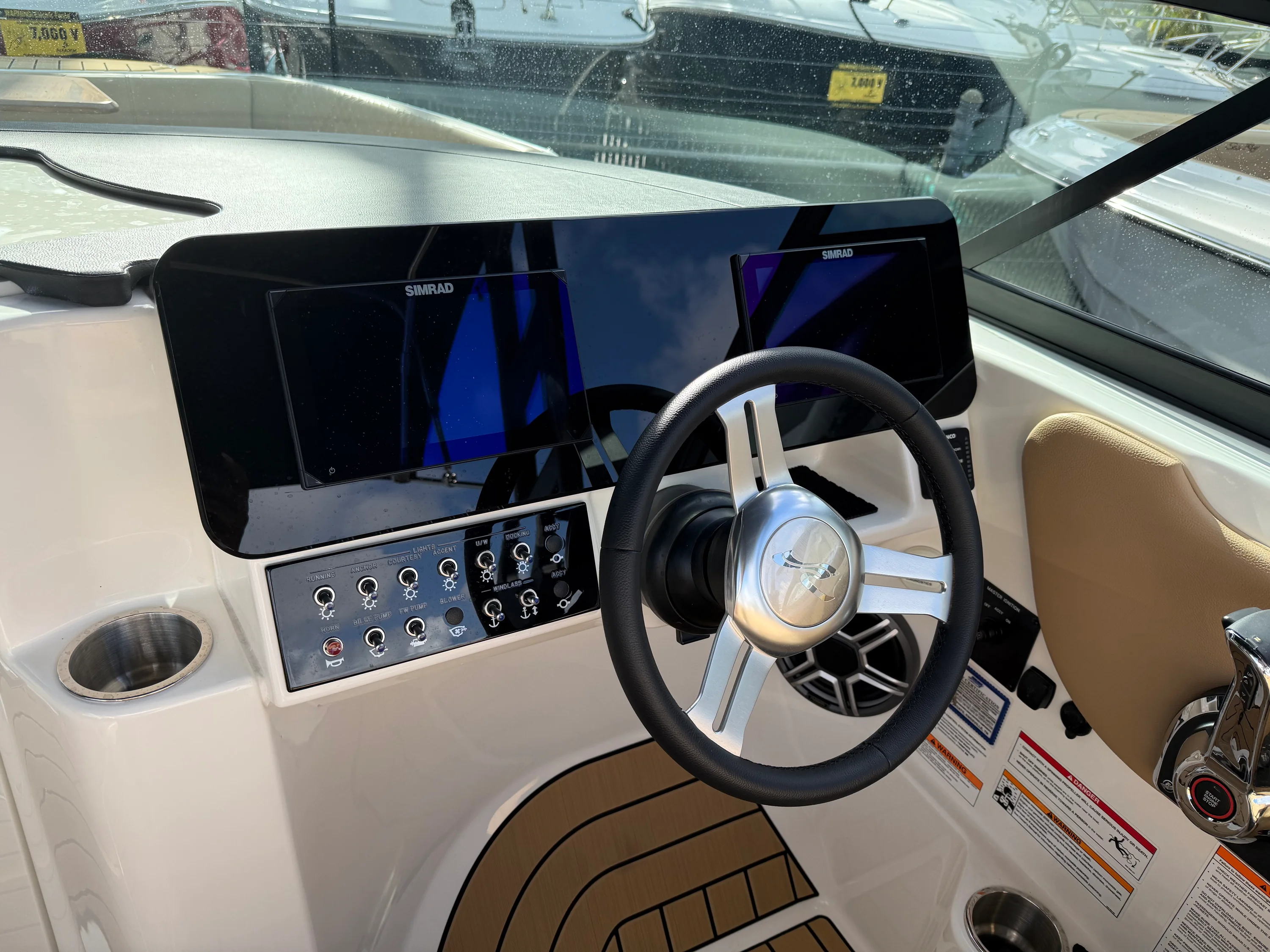 2026 Sea Ray SDX 270 Outboard Image Thumbnail #18