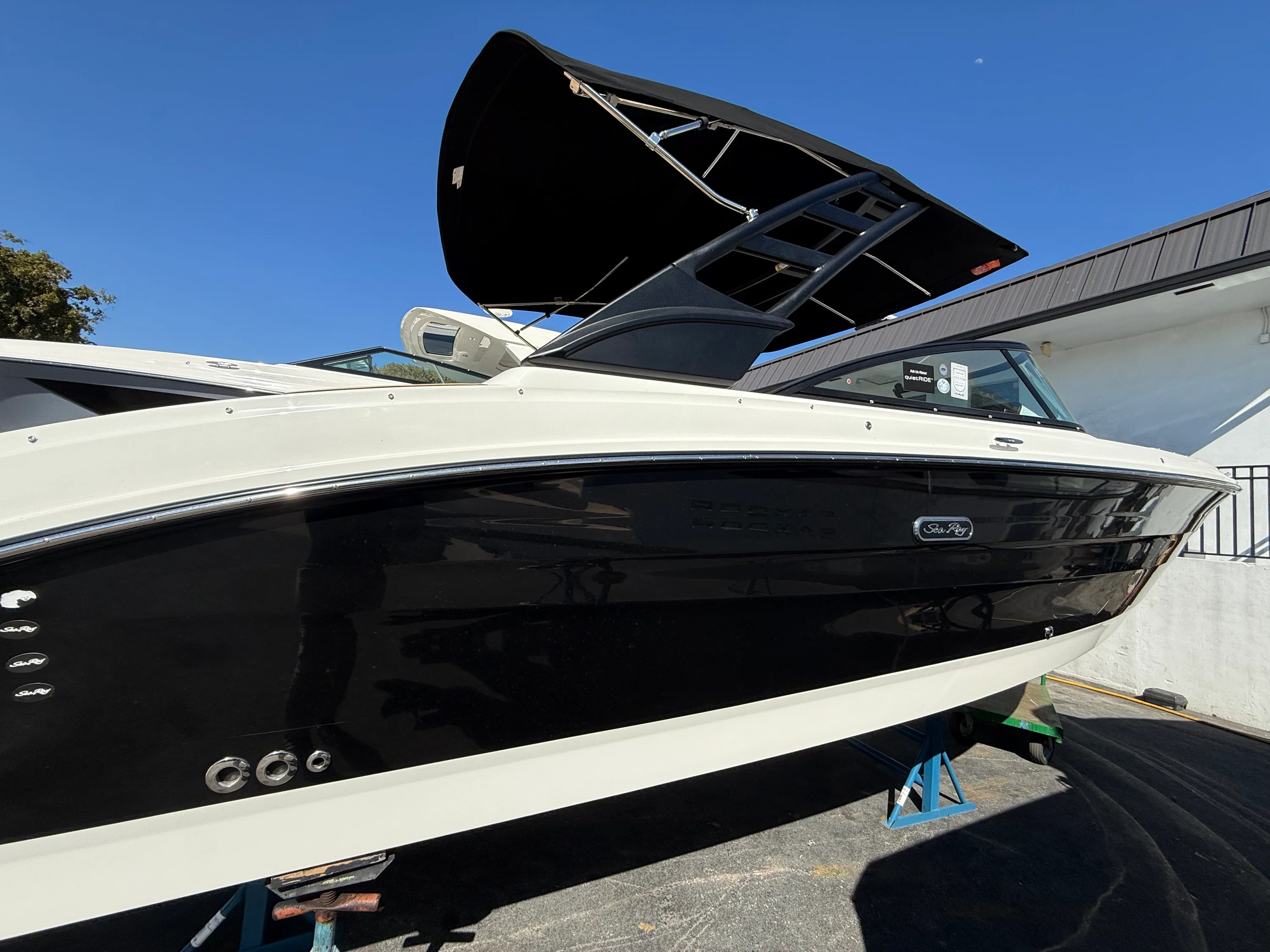 2026 Sea Ray SDX 270 Outboard Image Thumbnail #1