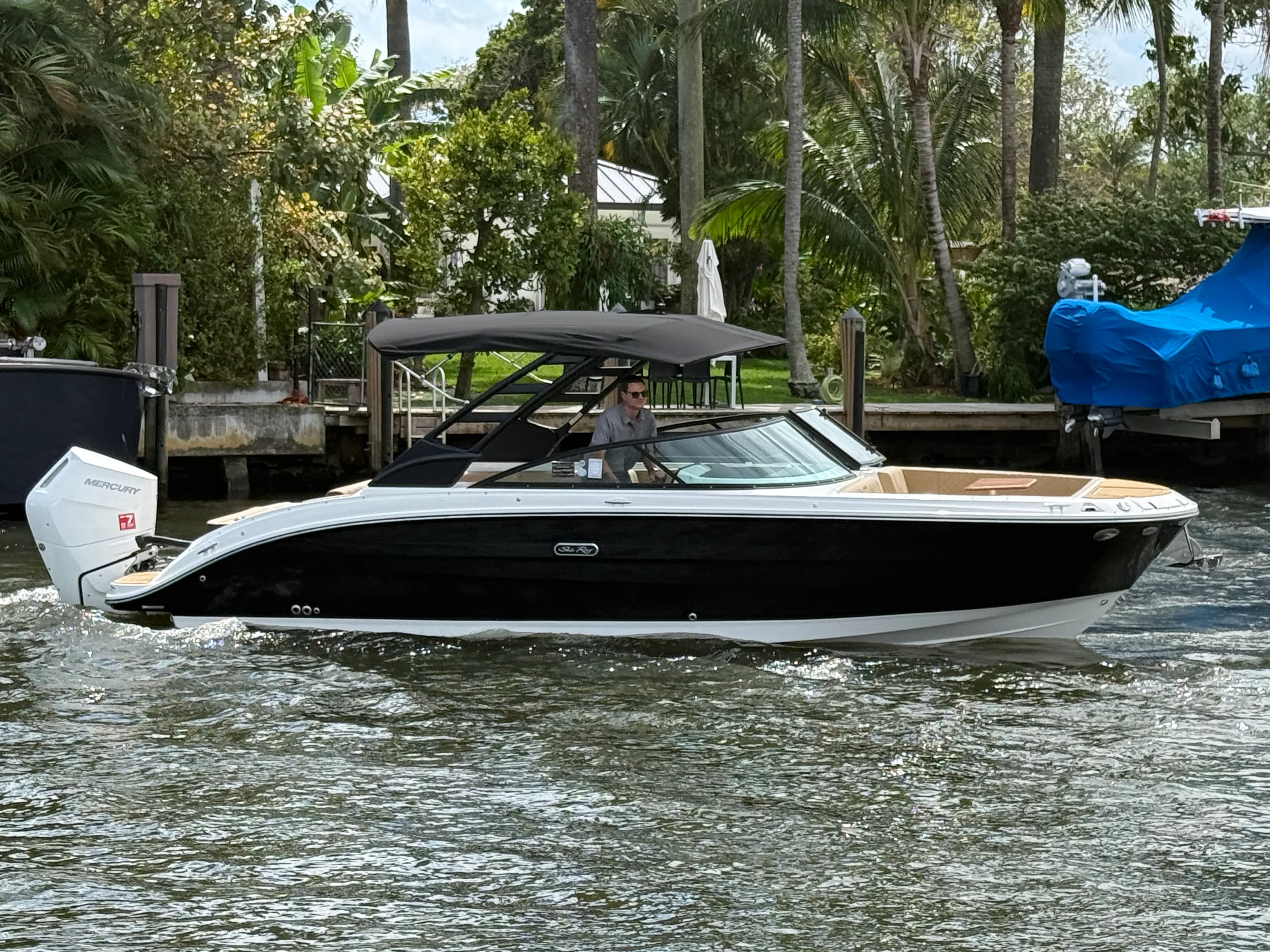 2026 Sea Ray SDX 270 Outboard Image Thumbnail #0