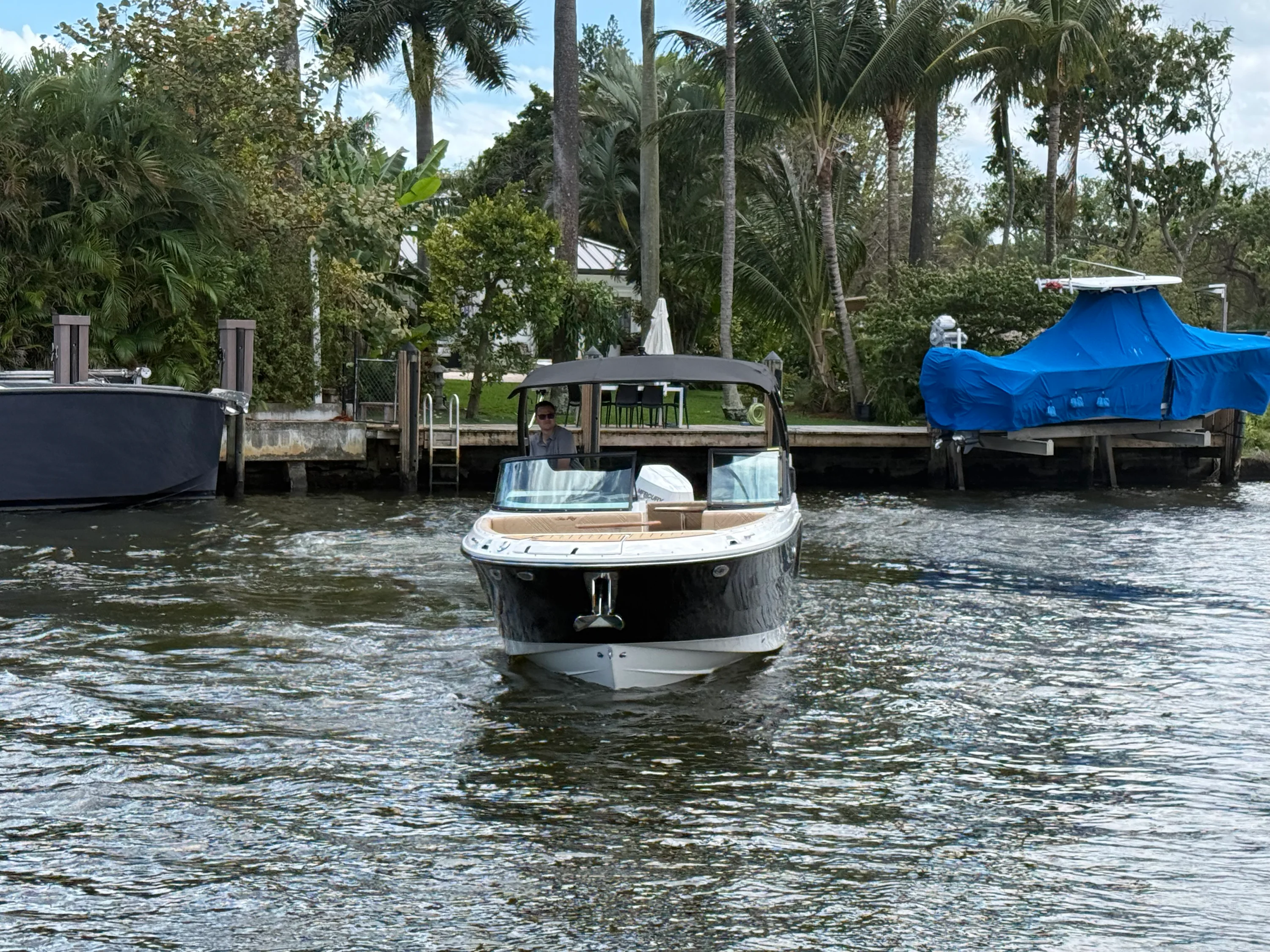 2026 Sea Ray SDX 270 Outboard Image Thumbnail #11