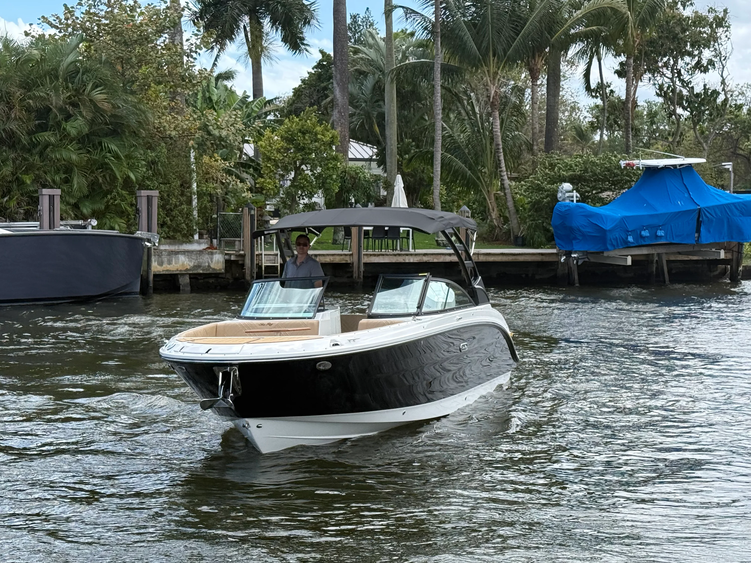 2026 Sea Ray SDX 270 Outboard Image Thumbnail #13