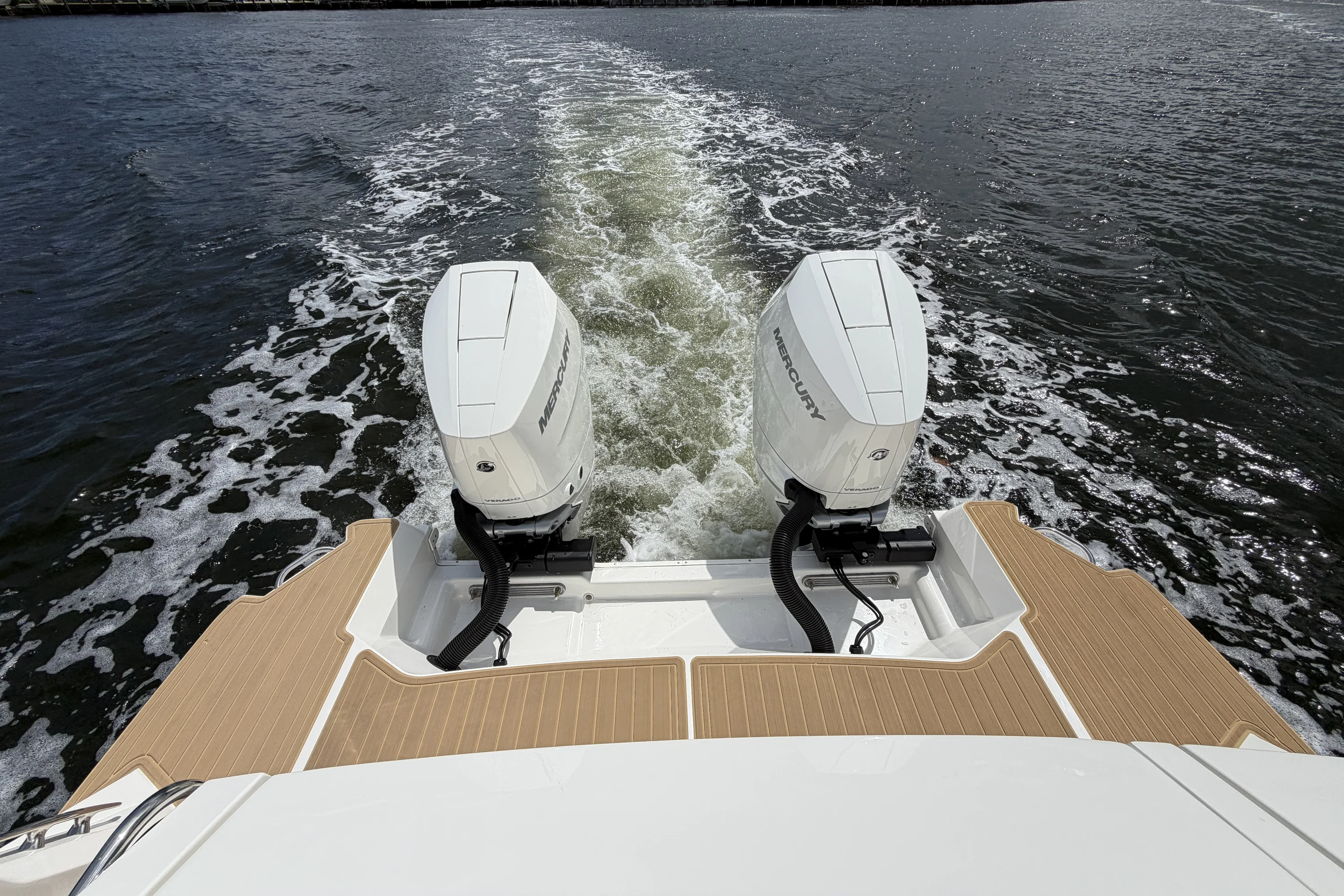 2026 Sea Ray Sundancer 320 Outboard Image Thumbnail #14
