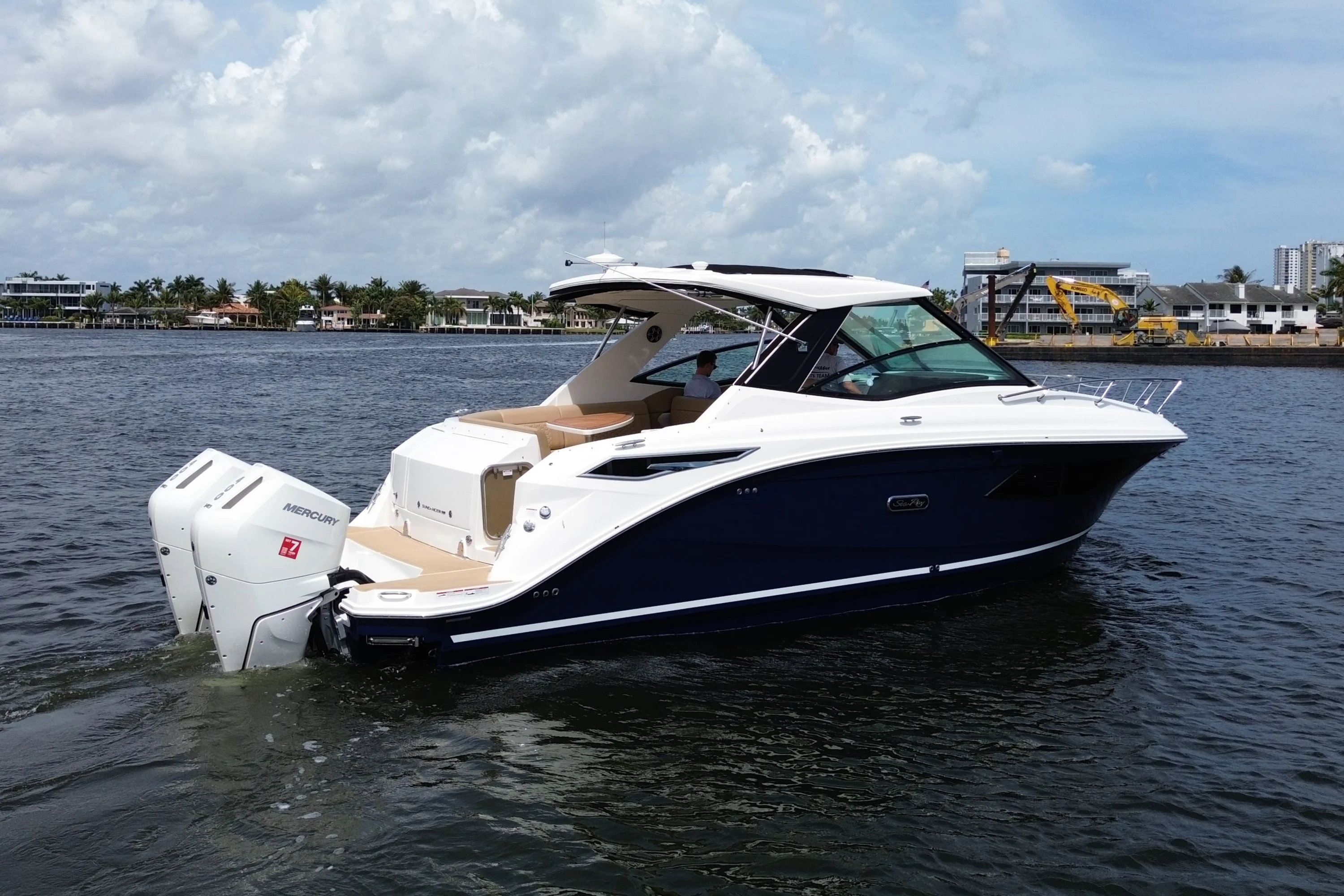 2026 Sea Ray Sundancer 320 Outboard Image Thumbnail #8
