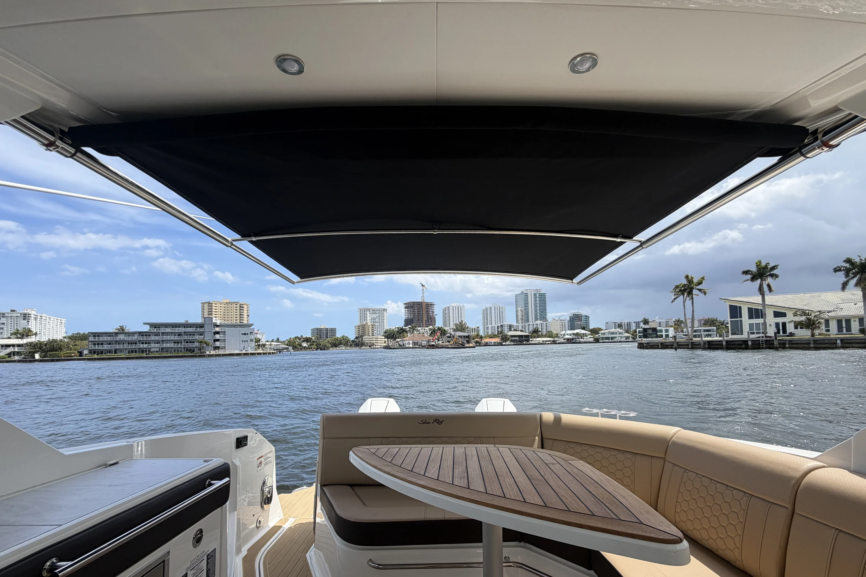 2026 Sea Ray Sundancer 320 Outboard Image Thumbnail #19