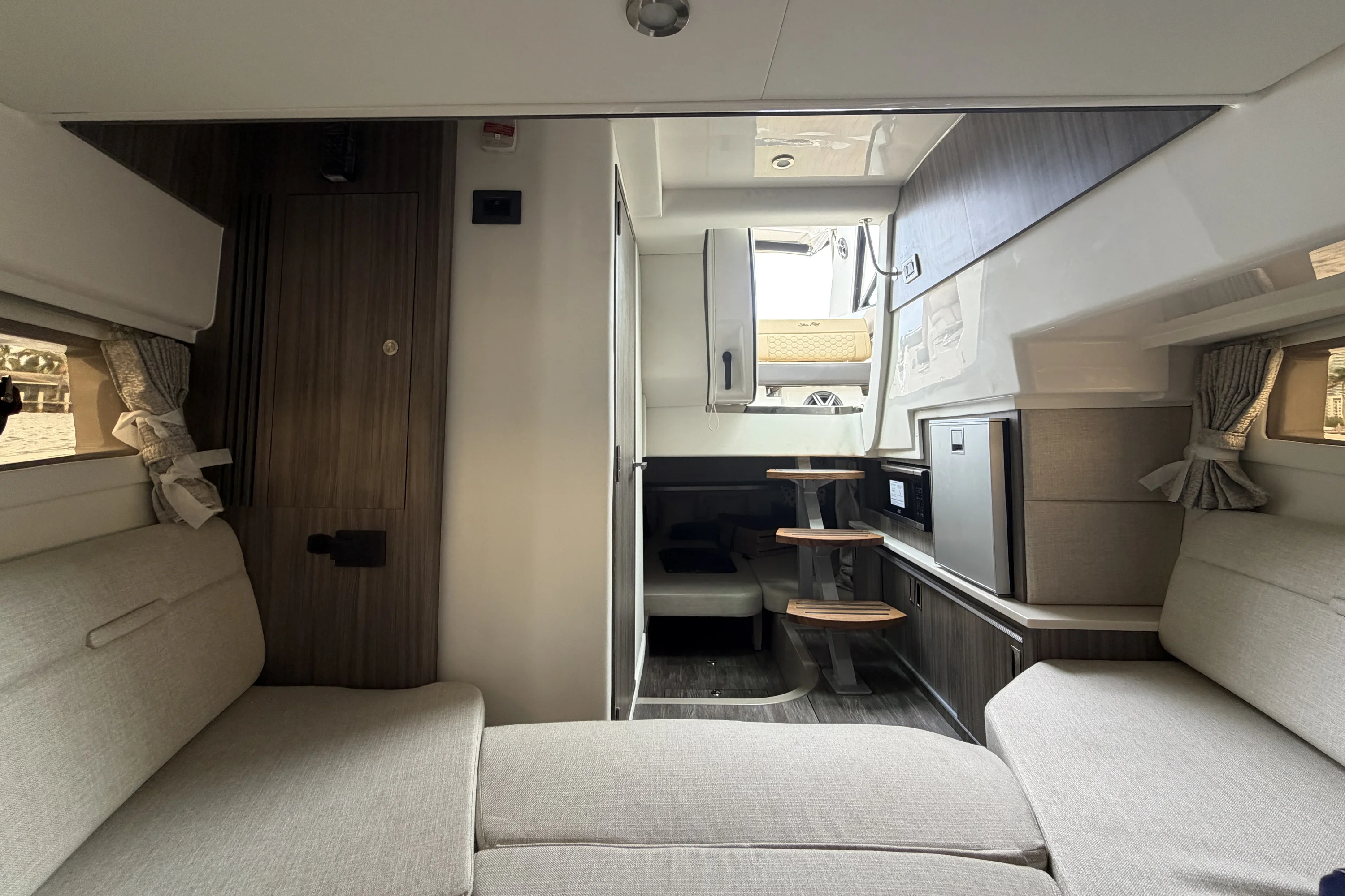 2026 Sea Ray Sundancer 320 Outboard Image Thumbnail #41