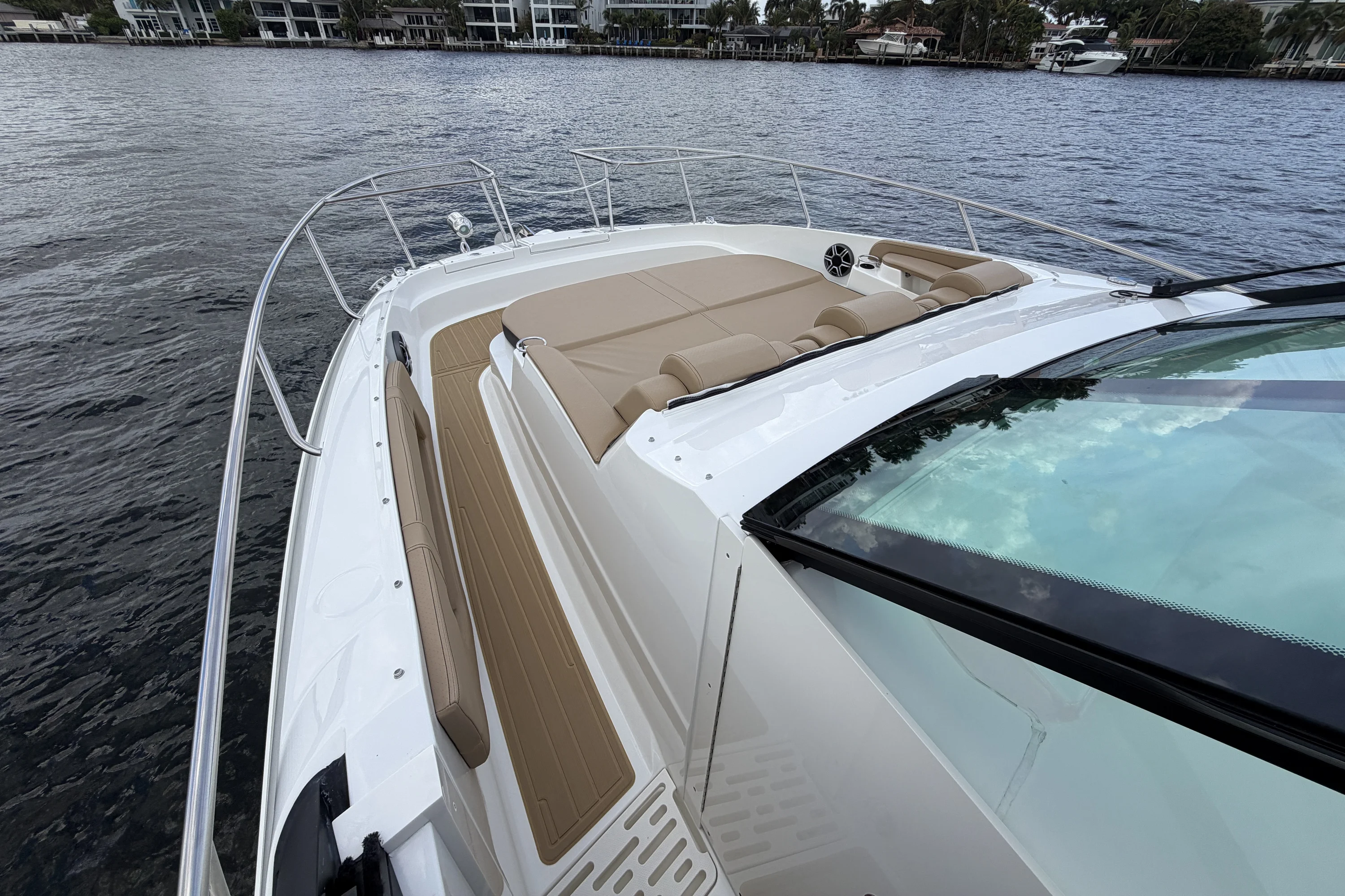 2026 Sea Ray Sundancer 320 Outboard Image Thumbnail #35