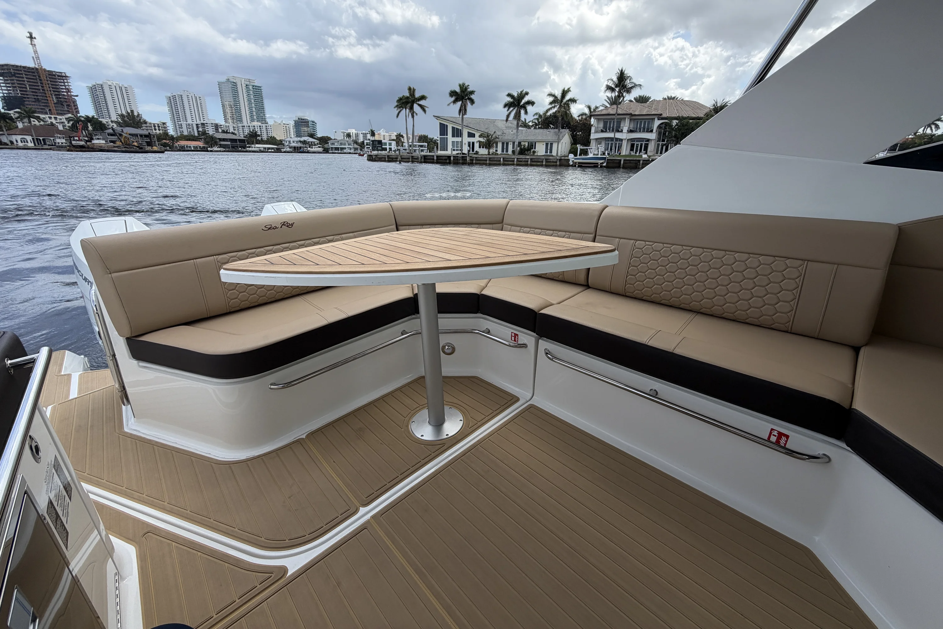 2026 Sea Ray Sundancer 320 Outboard Image Thumbnail #24