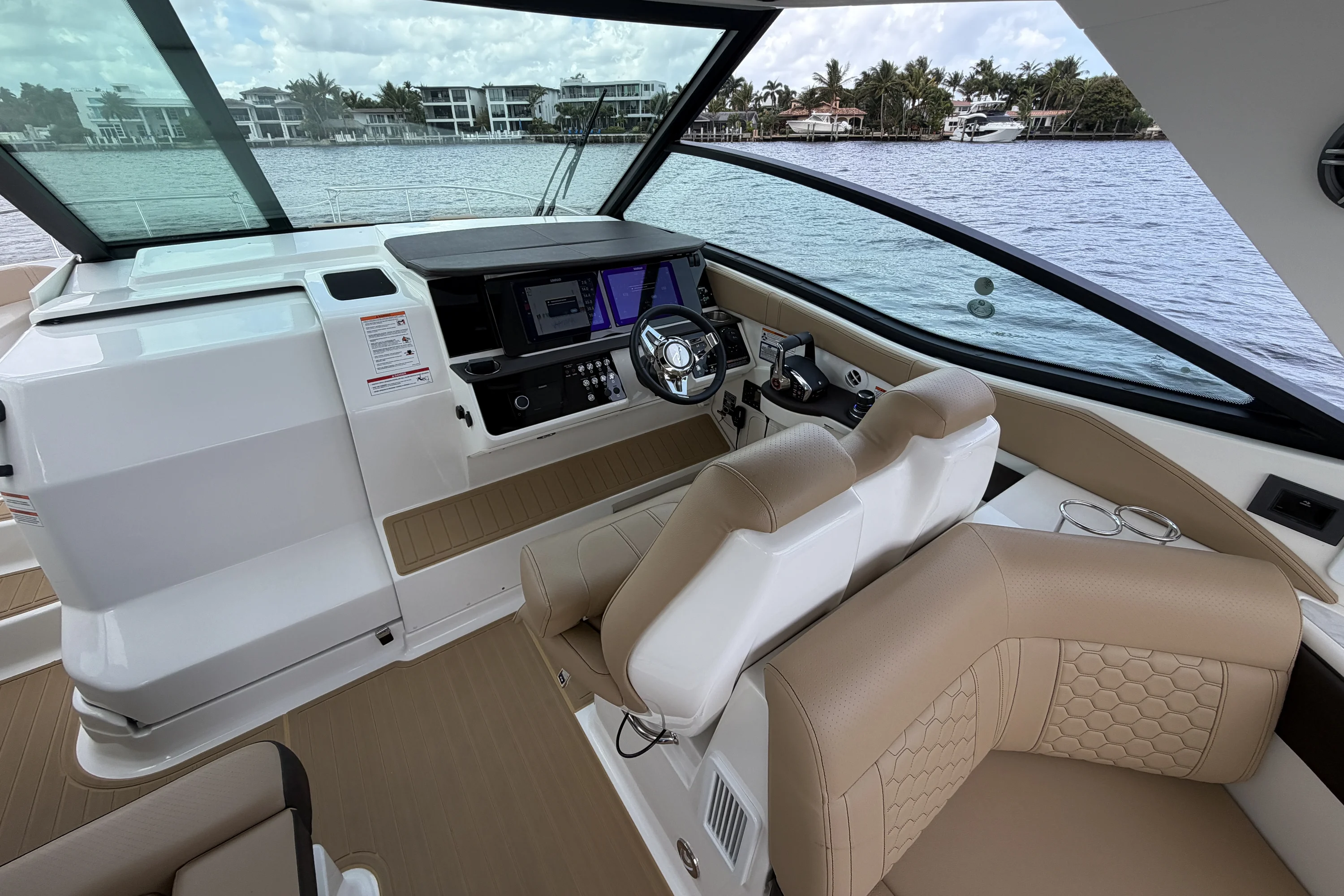 2026 Sea Ray Sundancer 320 Outboard Image Thumbnail #25