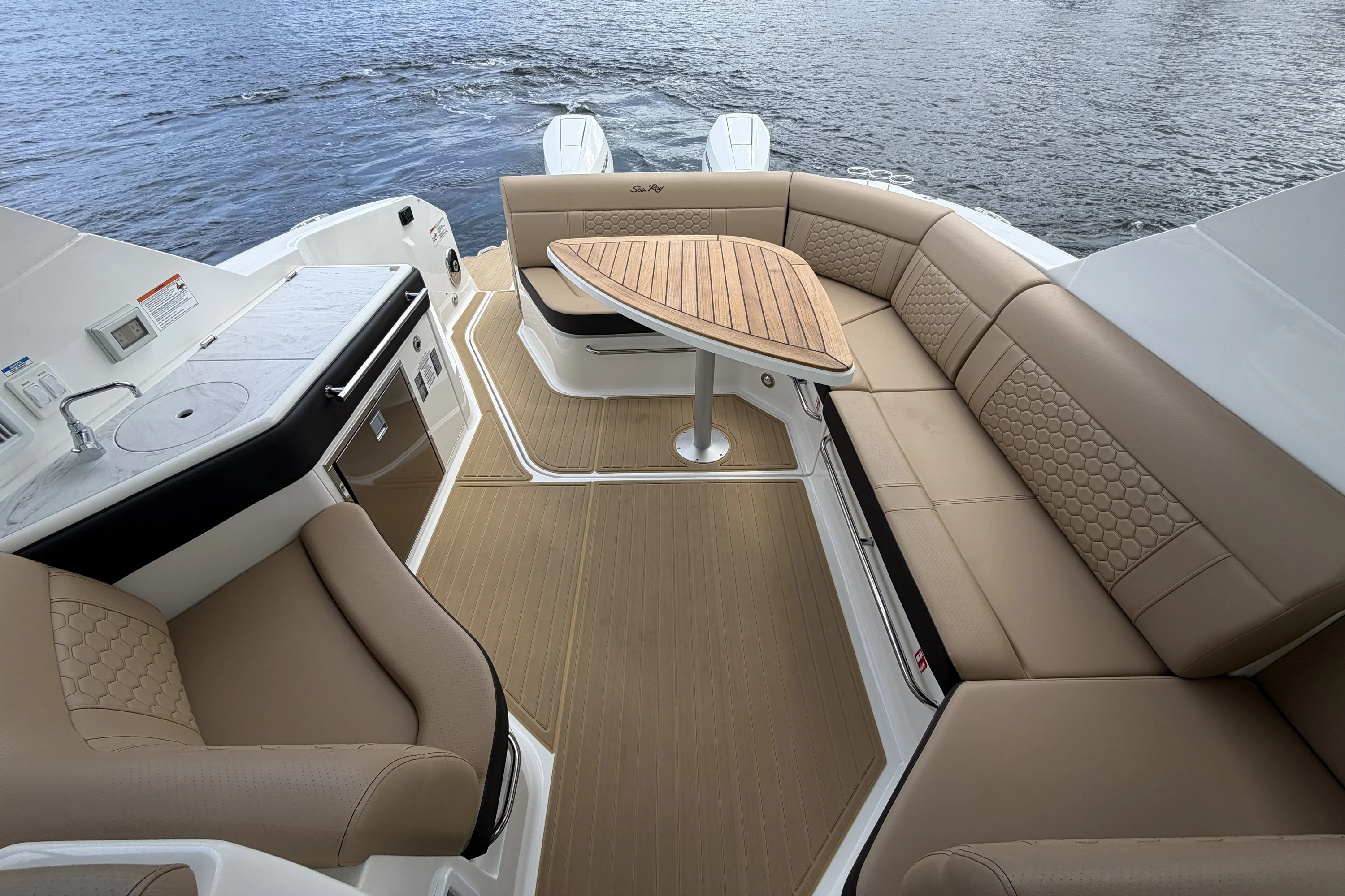 2026 Sea Ray Sundancer 320 Outboard Image Thumbnail #23