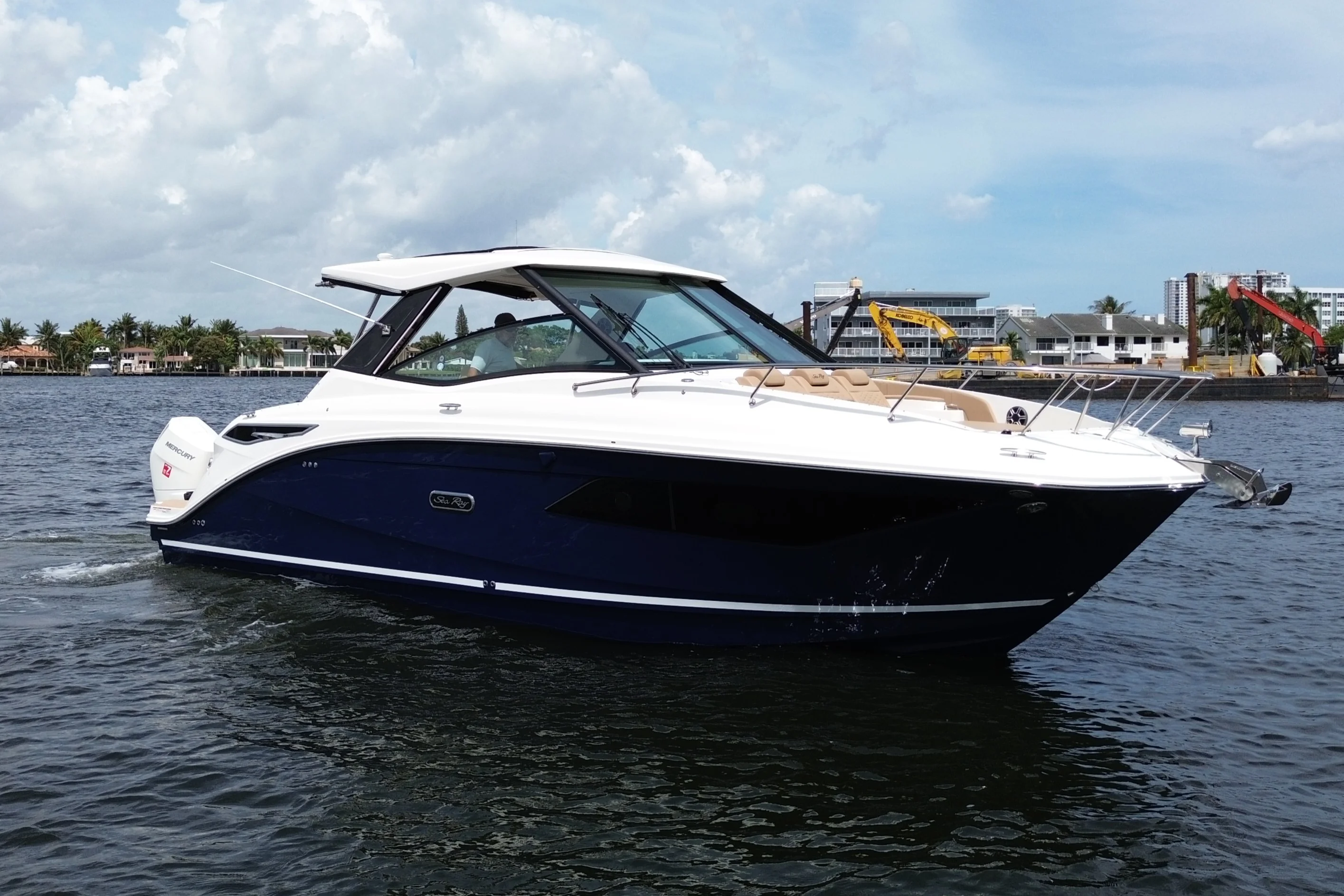 2026 Sea Ray Sundancer 320 Outboard Image Thumbnail #11