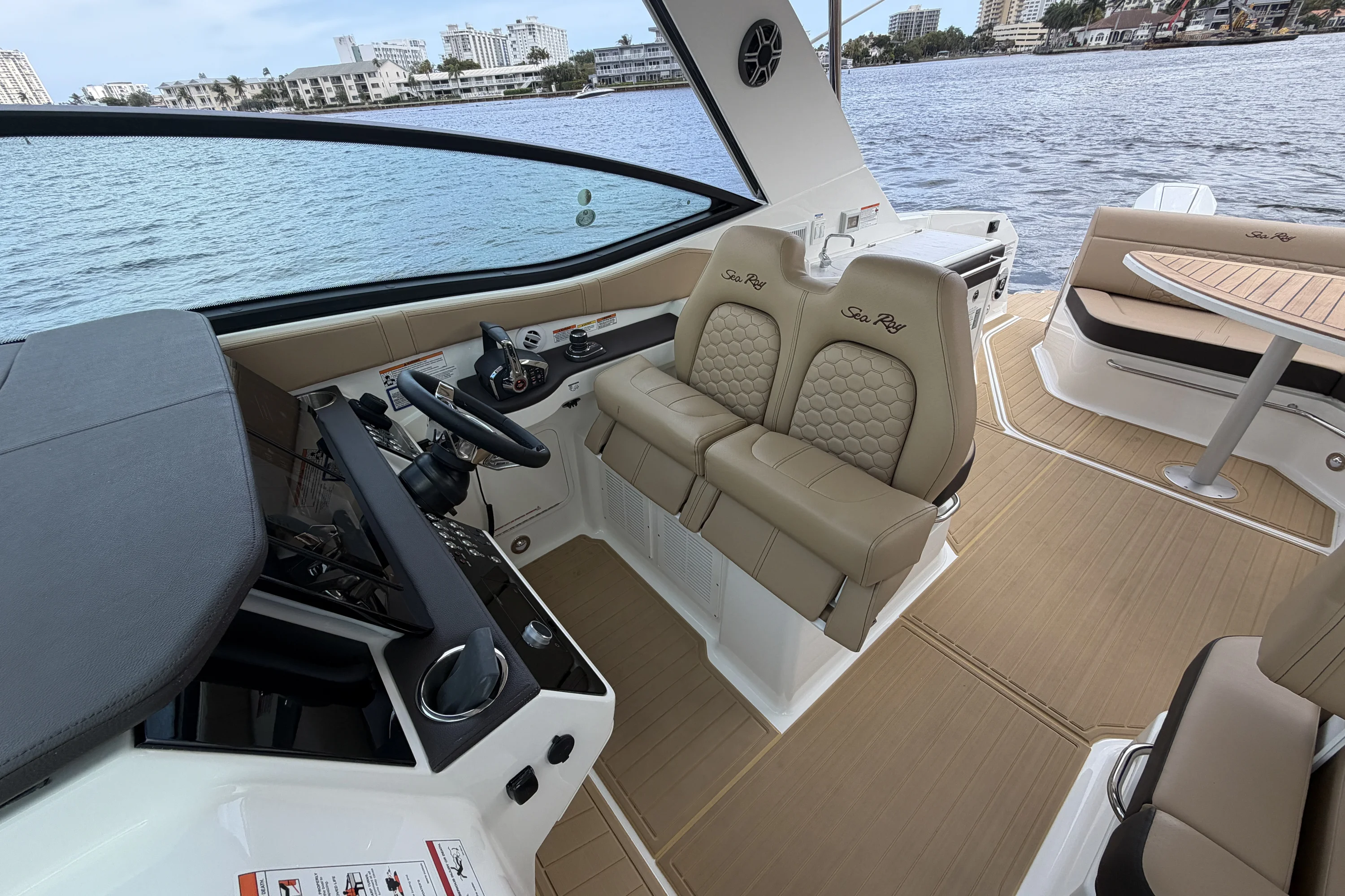 2026 Sea Ray Sundancer 320 Outboard Image Thumbnail #29