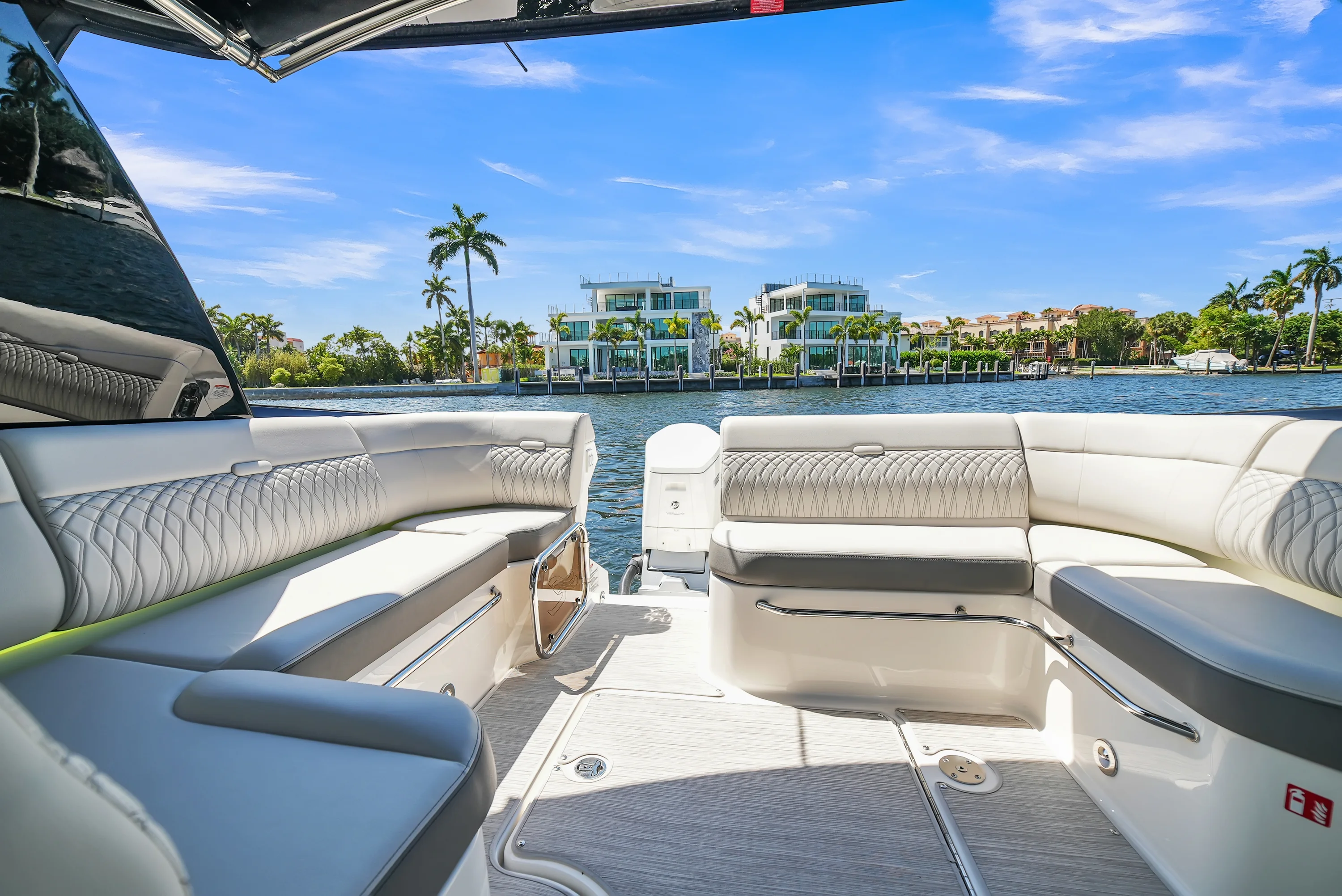2026 Sea Ray Sundancer 370 Outboard Image Thumbnail #24