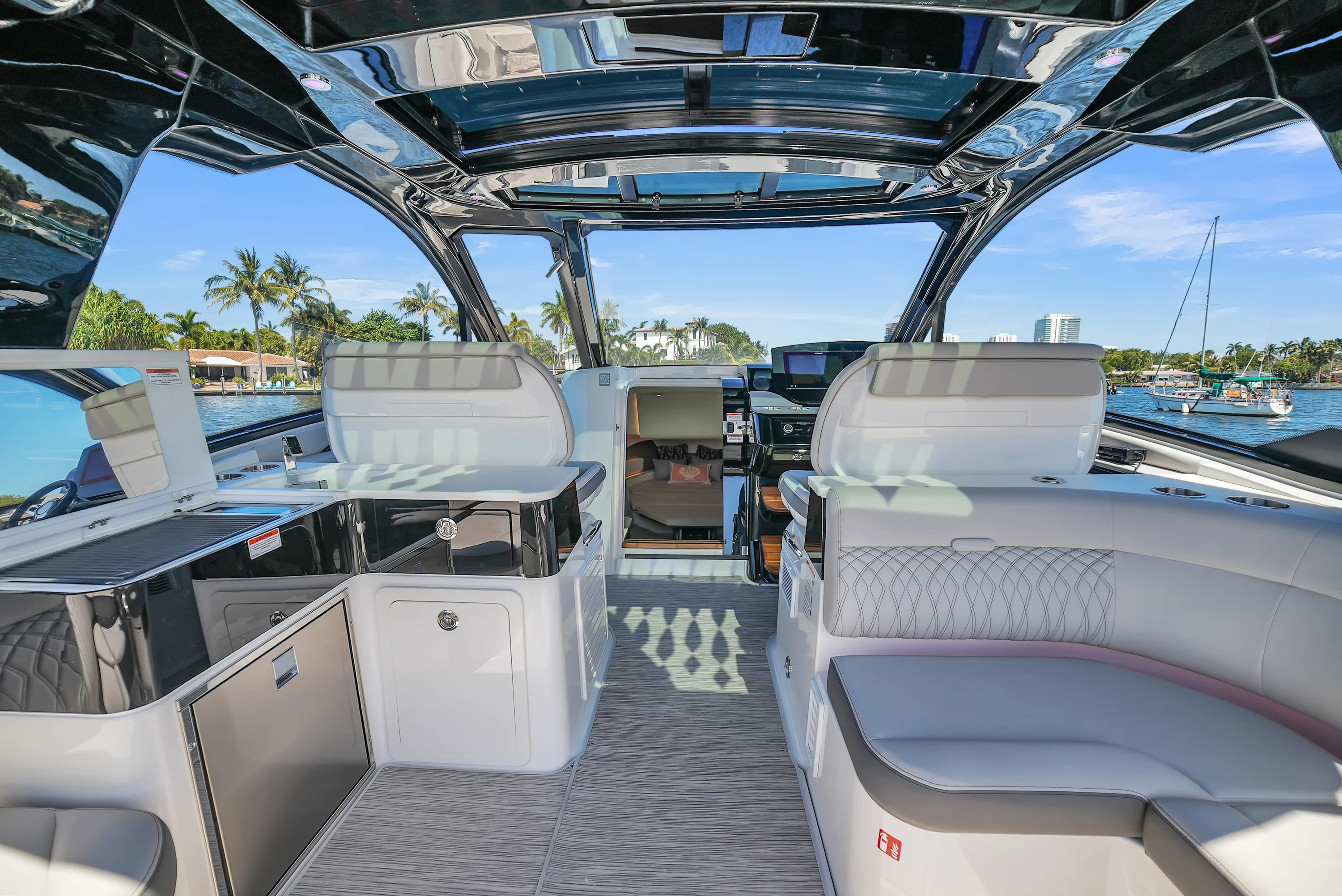 2026 Sea Ray Sundancer 370 Outboard Image Thumbnail #38